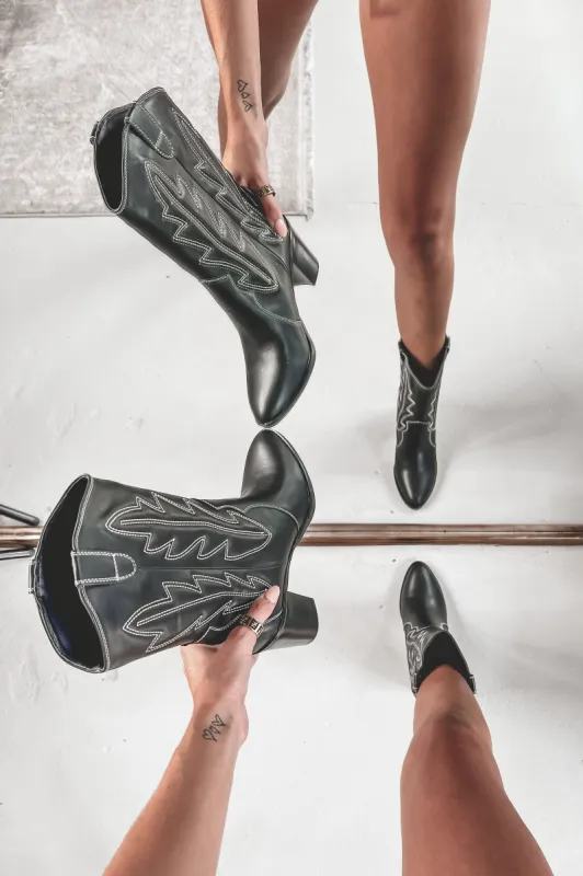 MIA Raylyn Black And White Western Boot sold by Amazing Lace