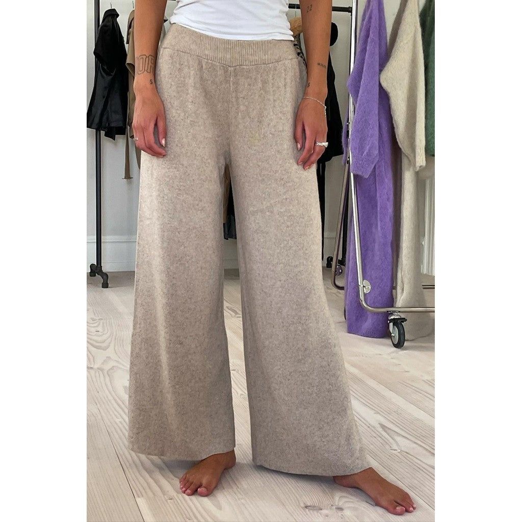 Nete Cashmere Pants - Beige sold by American Dream product image thumbnail 2