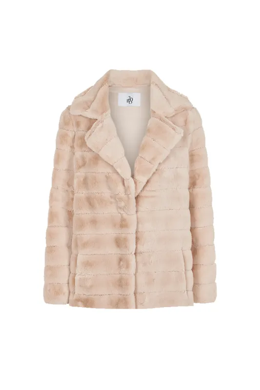 Bailey Faux Fur Coat Short Almond made by Americandreams