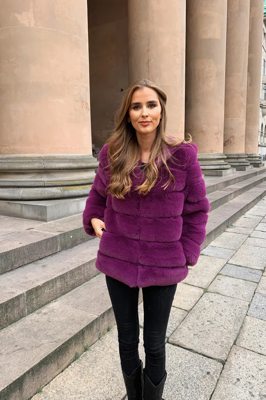 Blake Faux Fur Jacket Short Purple - Sample sold by Americandreams product image thumbnail 5