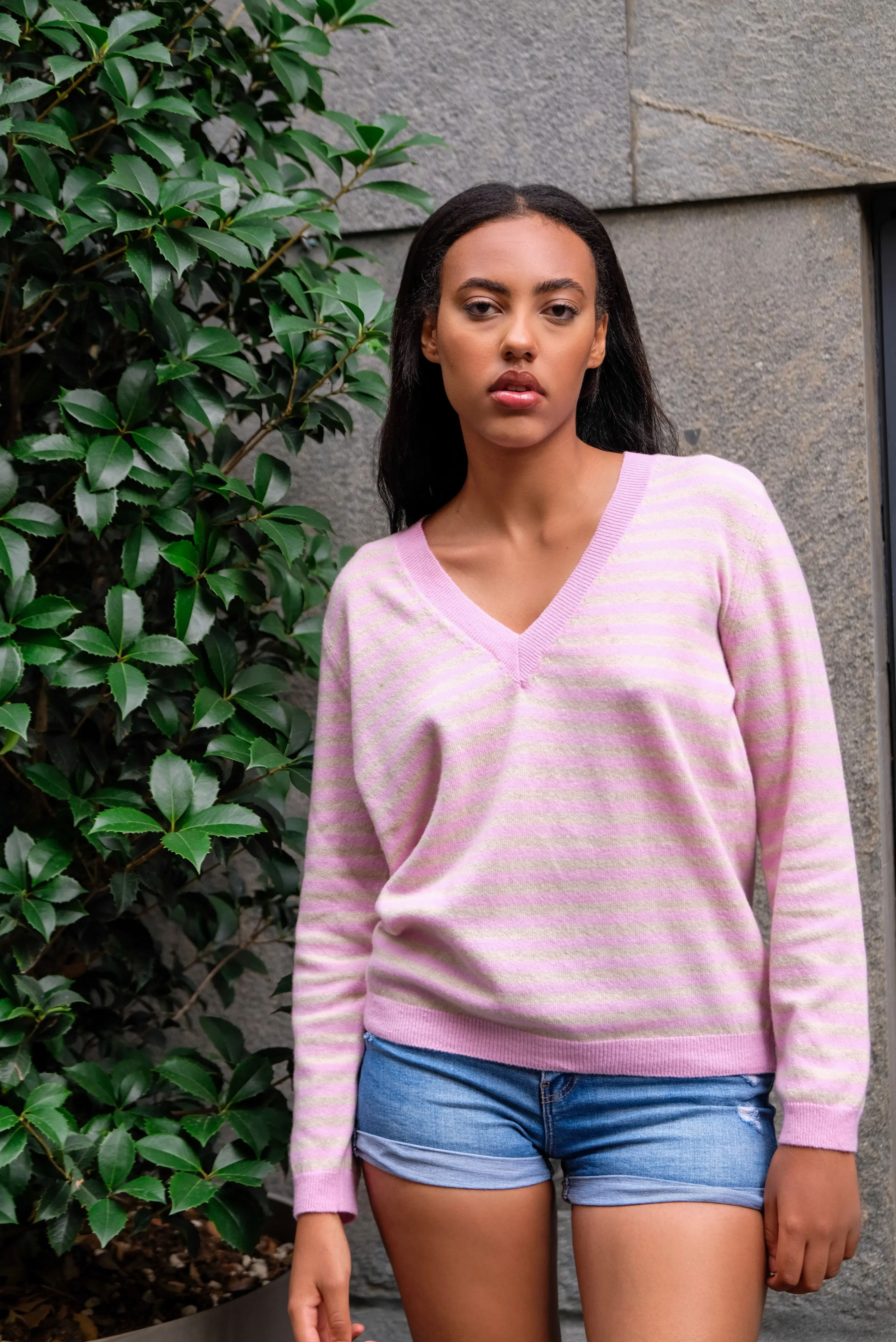 Christy V Neck Cashmere Pullover Light Pink / Beige sold by Americandreams product image thumbnail 3