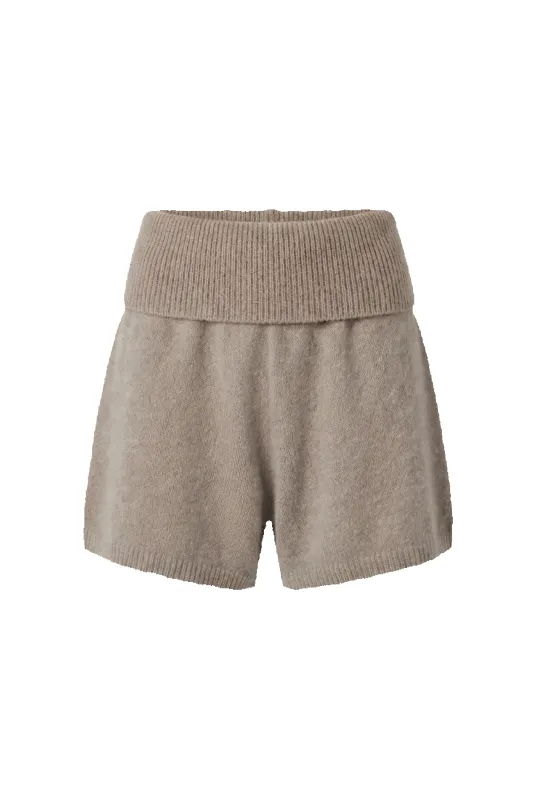 Allie Alpaca Shorts Light Taupe made by Americandreams