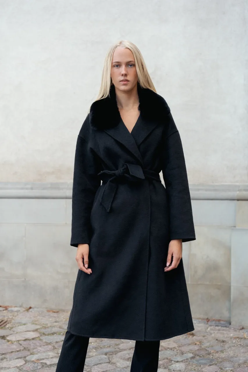 Carmen Cashmere Coat Black - Sample sold by Americandreams