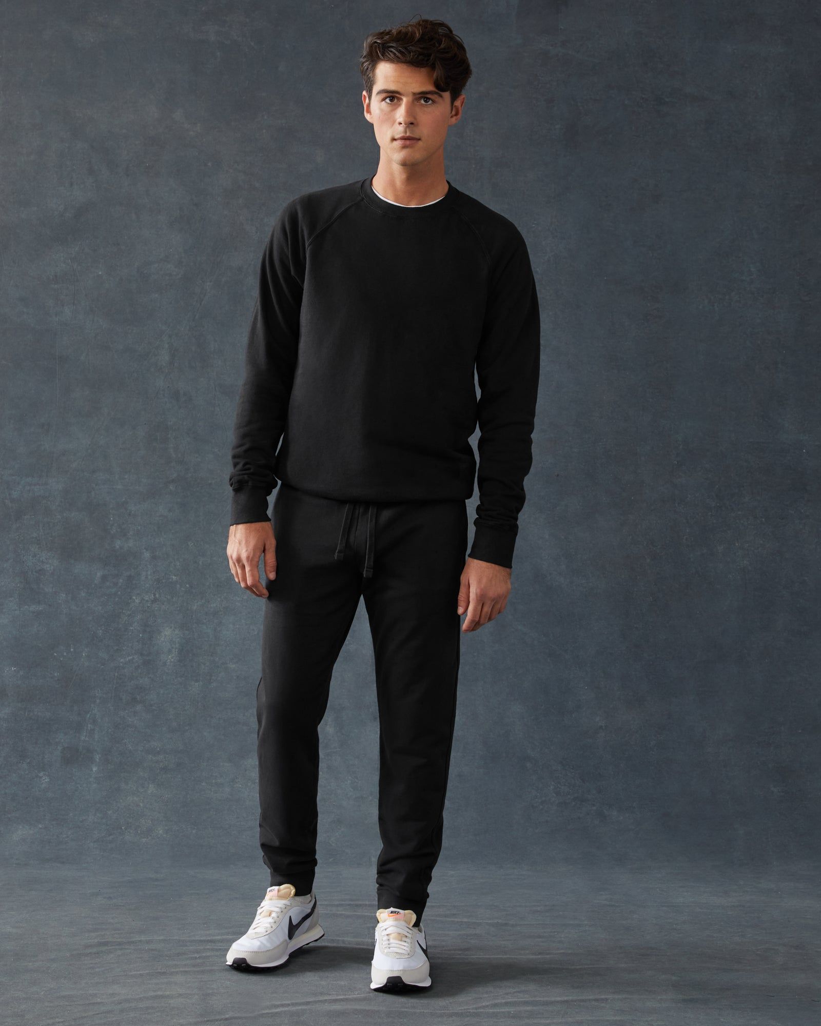 Carolina Midweight Crew - Black sold by American Giant product image thumbnail 5