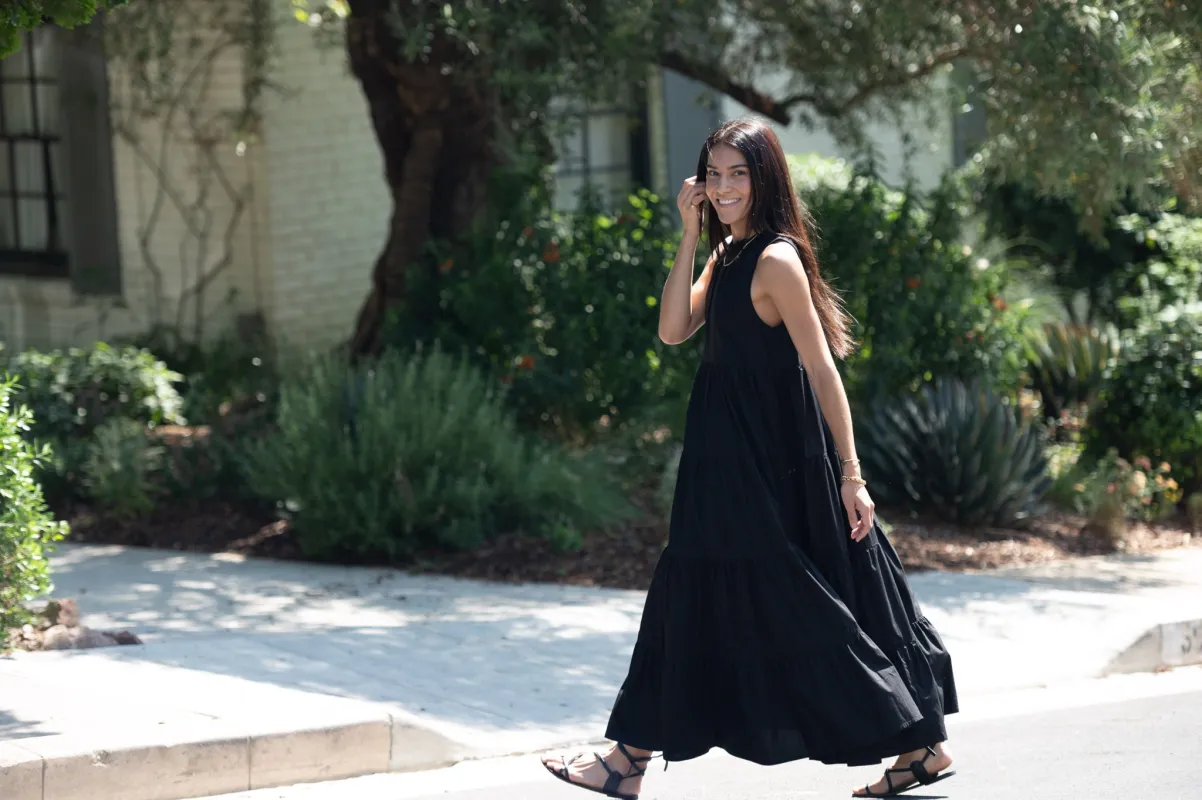 Sara maxi in solid black made by American Rag