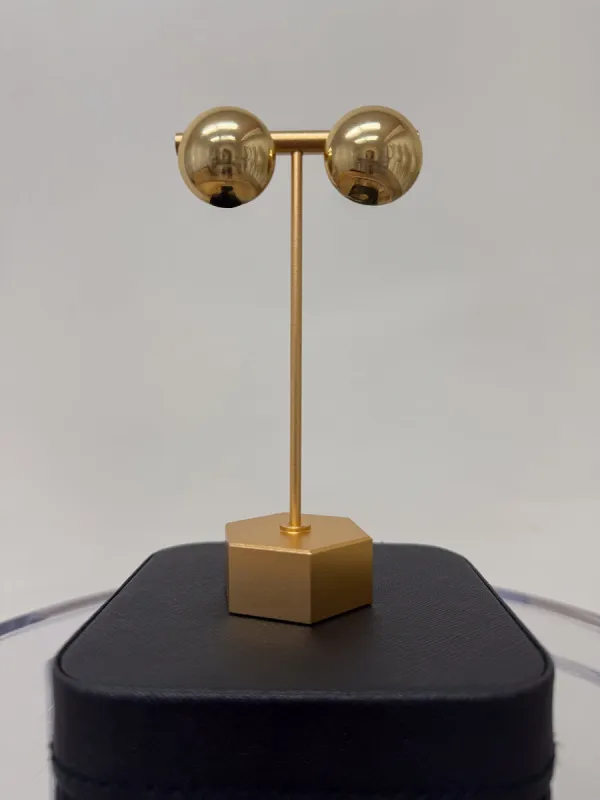 Raye  Circle Stud Earrings made by American Threads