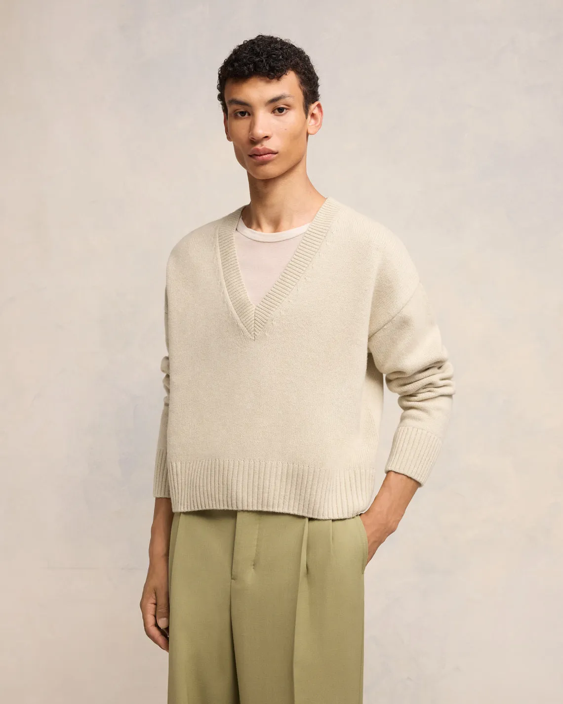 Pull Col V Crop sold by Ami product image thumbnail 3