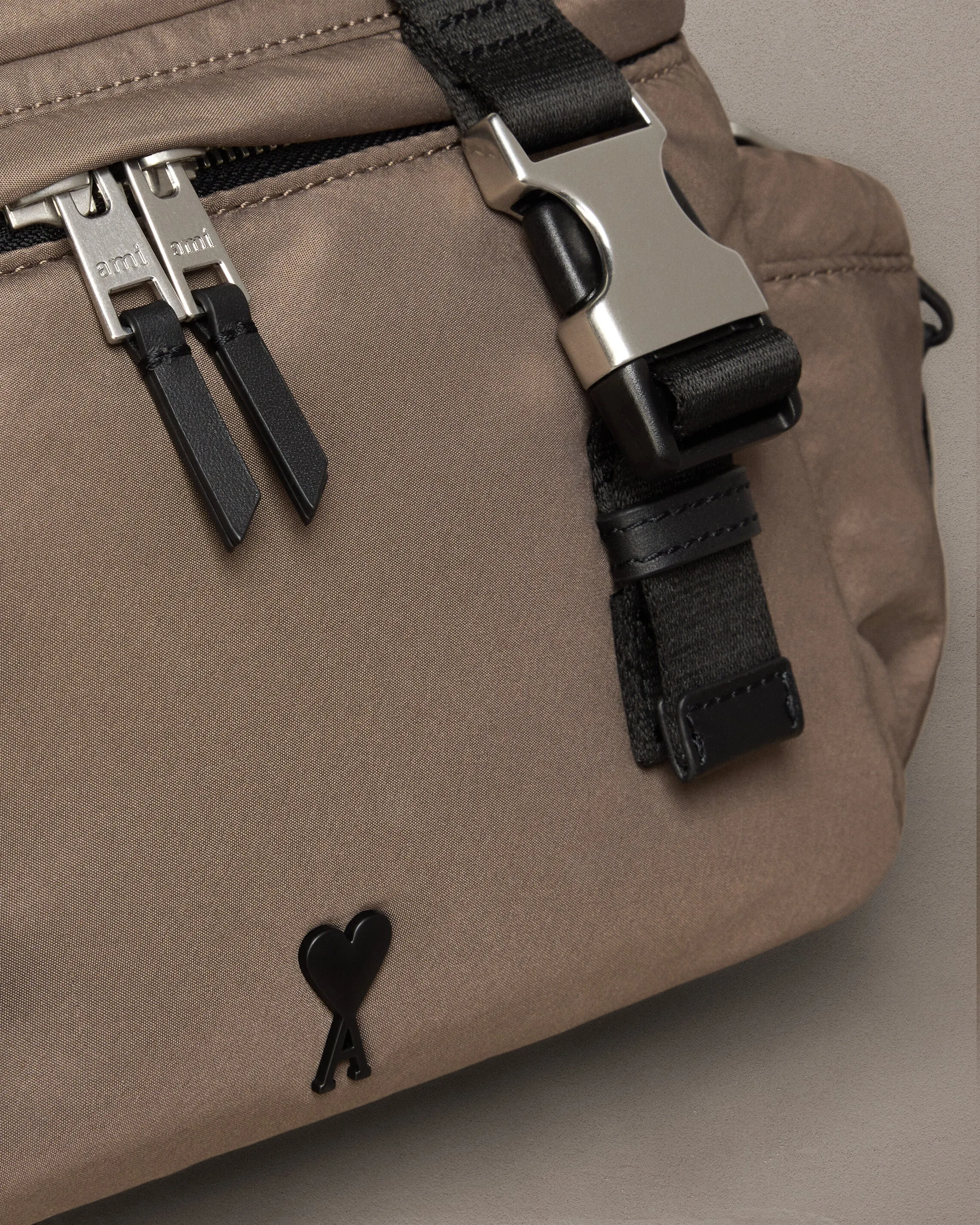 Sac Messenger Ami de Coeur sold by Ami product image thumbnail 4