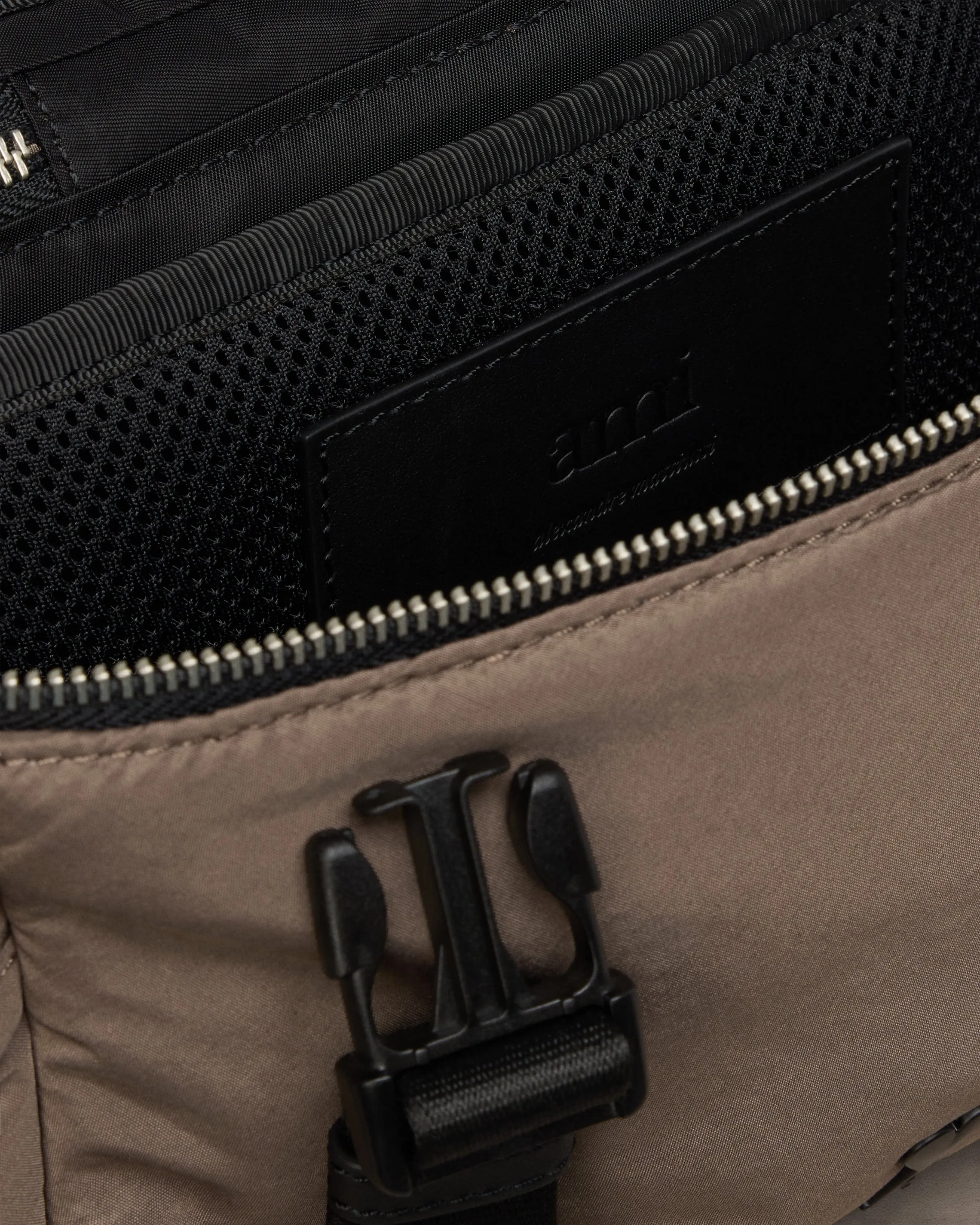 Sac Messenger Ami de Coeur sold by Ami product image thumbnail 5