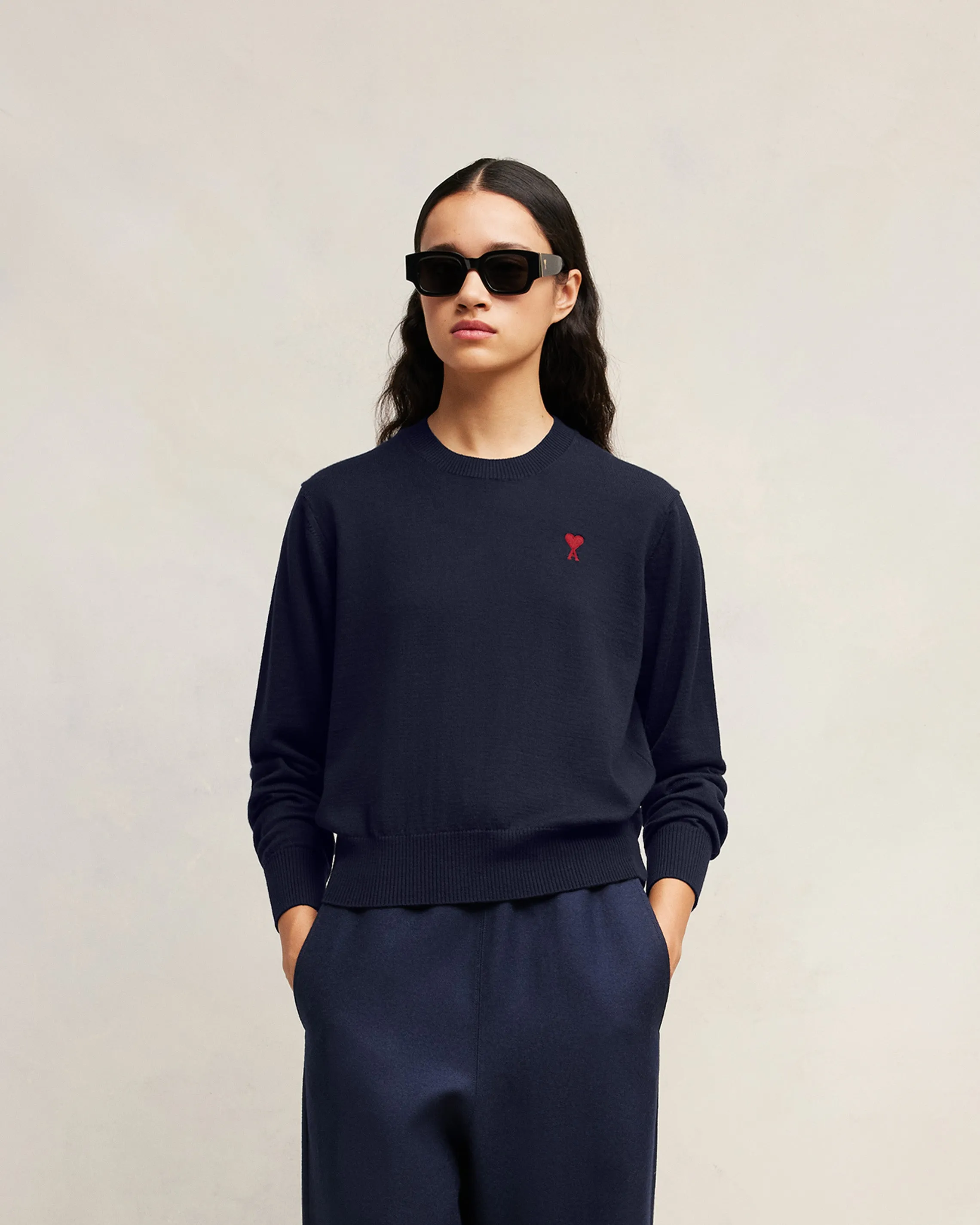 Pull Bleu Marine Col Rond Ami de Coeur En Laine sold by Ami