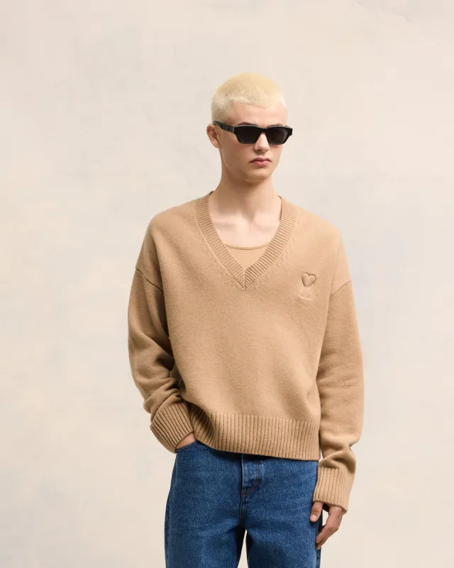 Pull Col V Ami de Coeur Embossé sold by Ami