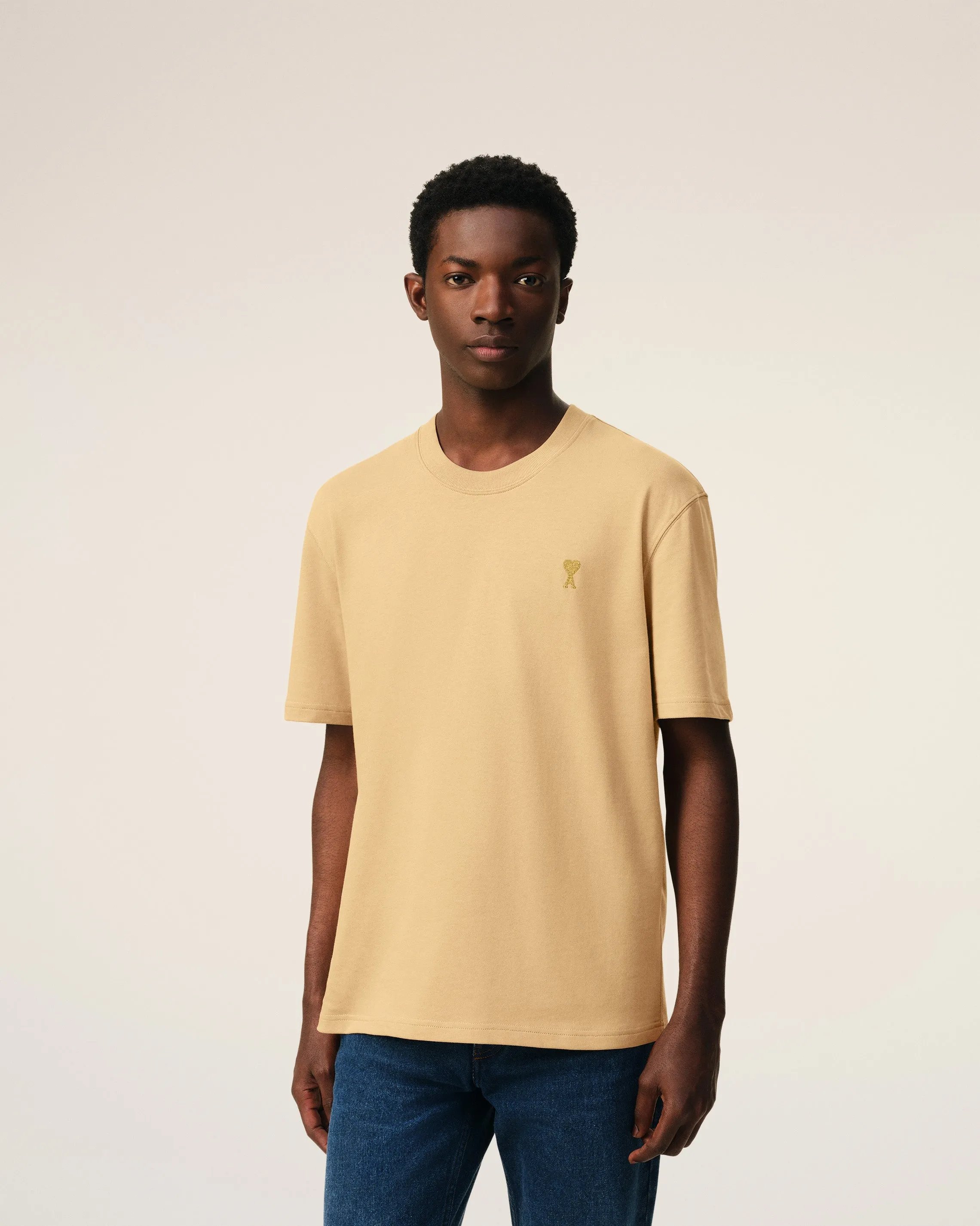 T-shirt Avec Pins Doré Ami de Coeur sold by Ami