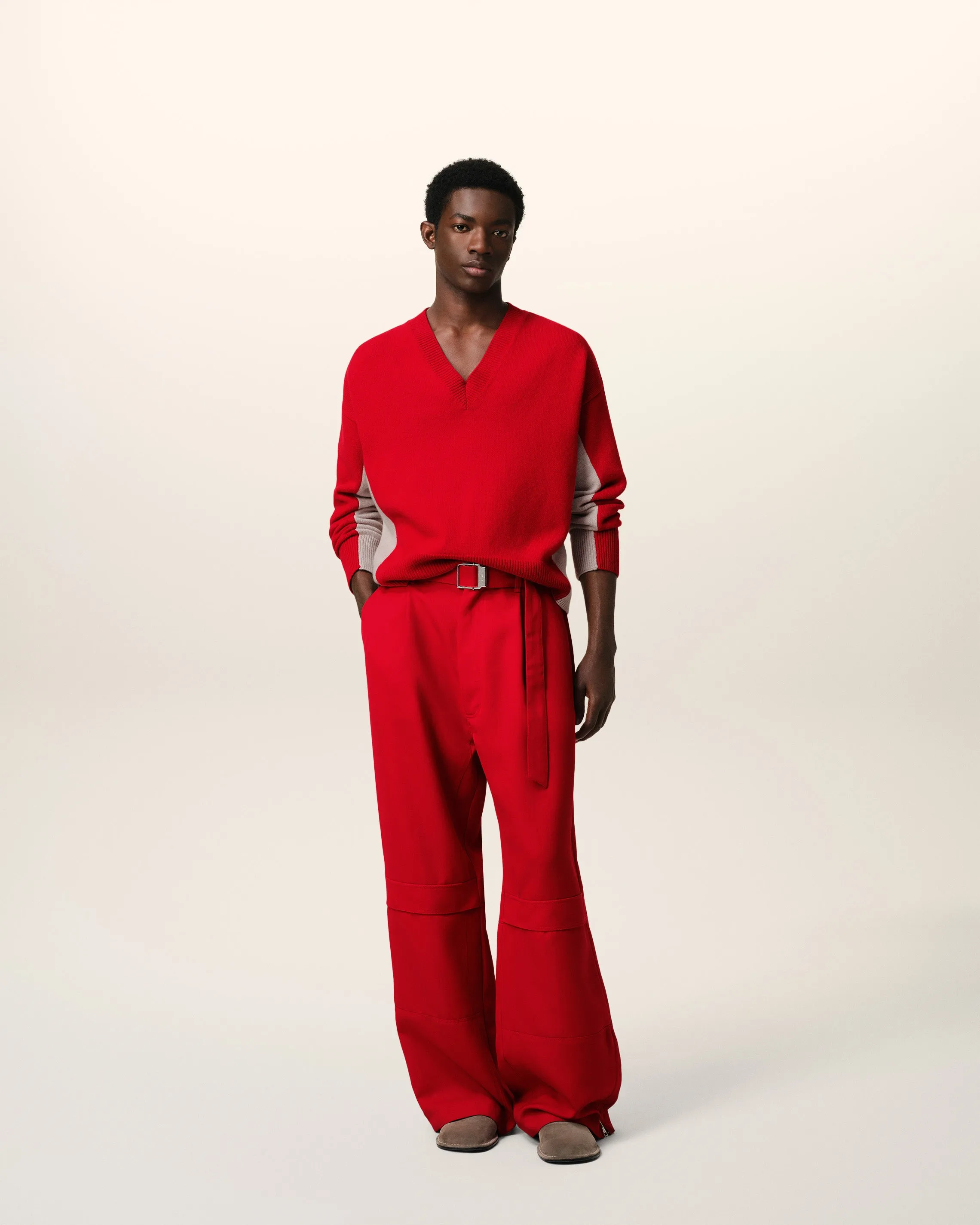 Pull Rouge Bicolore Col V En Maille En Laine sold by Ami