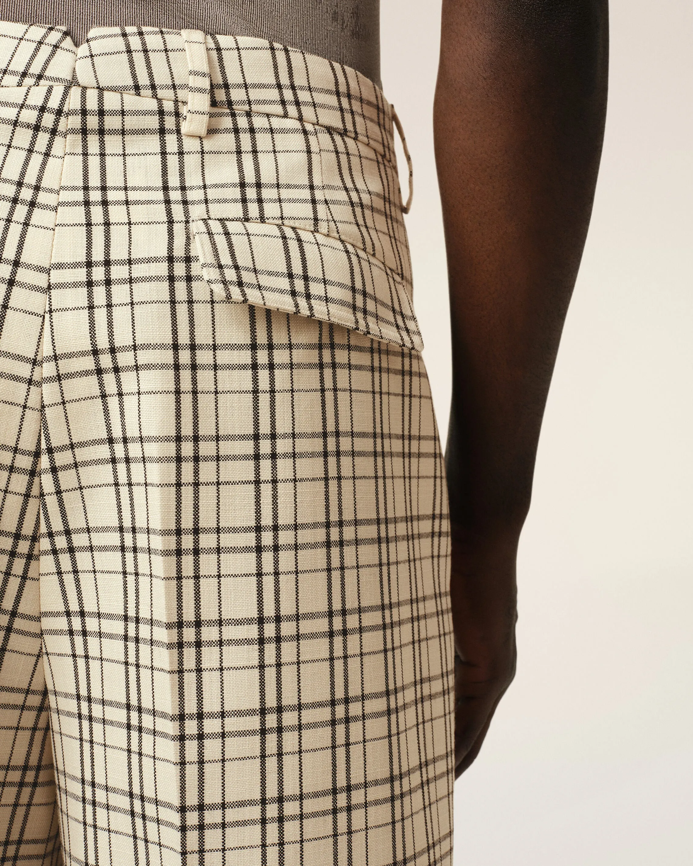 Bermuda Beige À Carreaux Large En Laine sold by Ami product image thumbnail 5