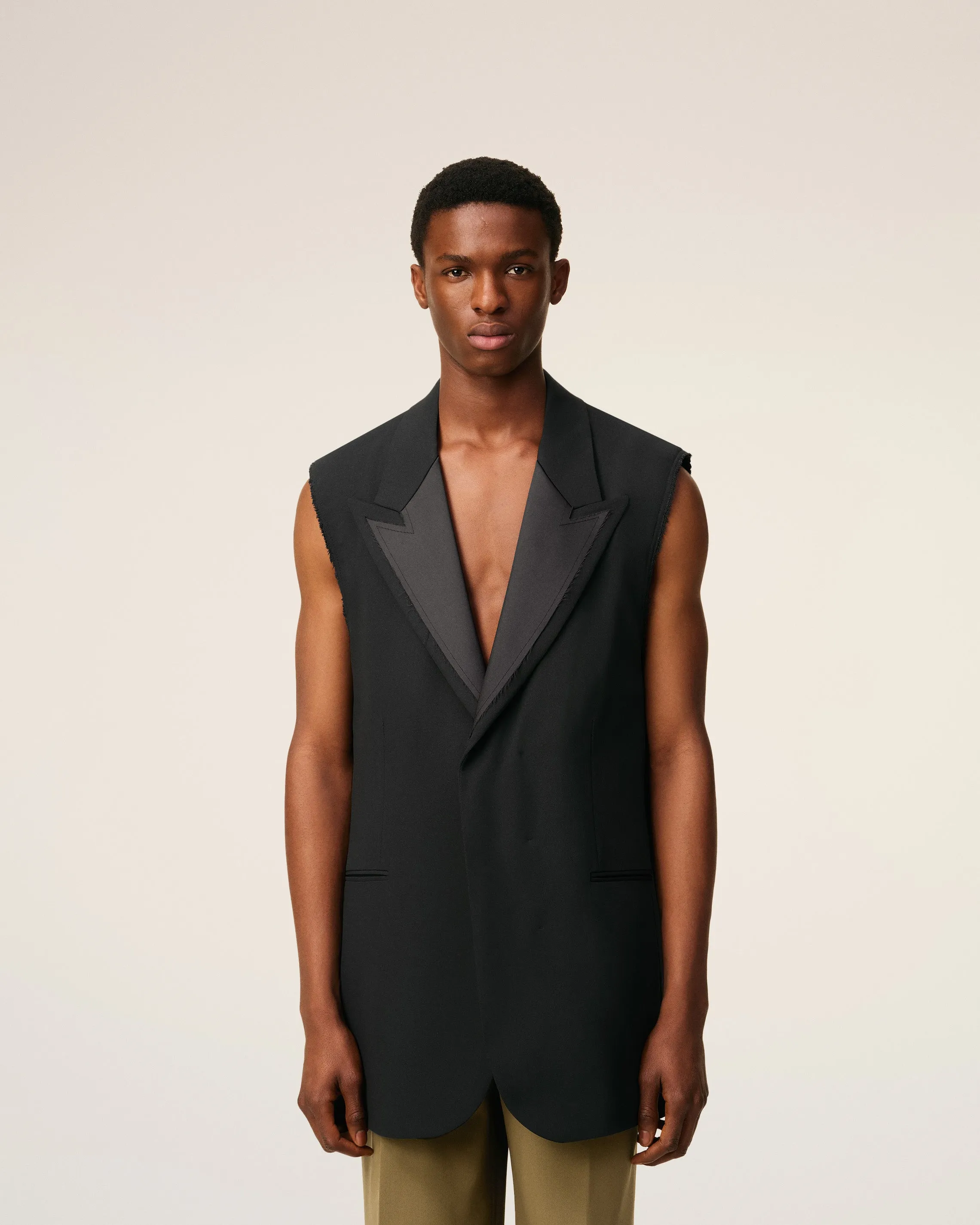 Veste Noire De Smoking Sans Manches En Laine sold by Ami product image thumbnail 3