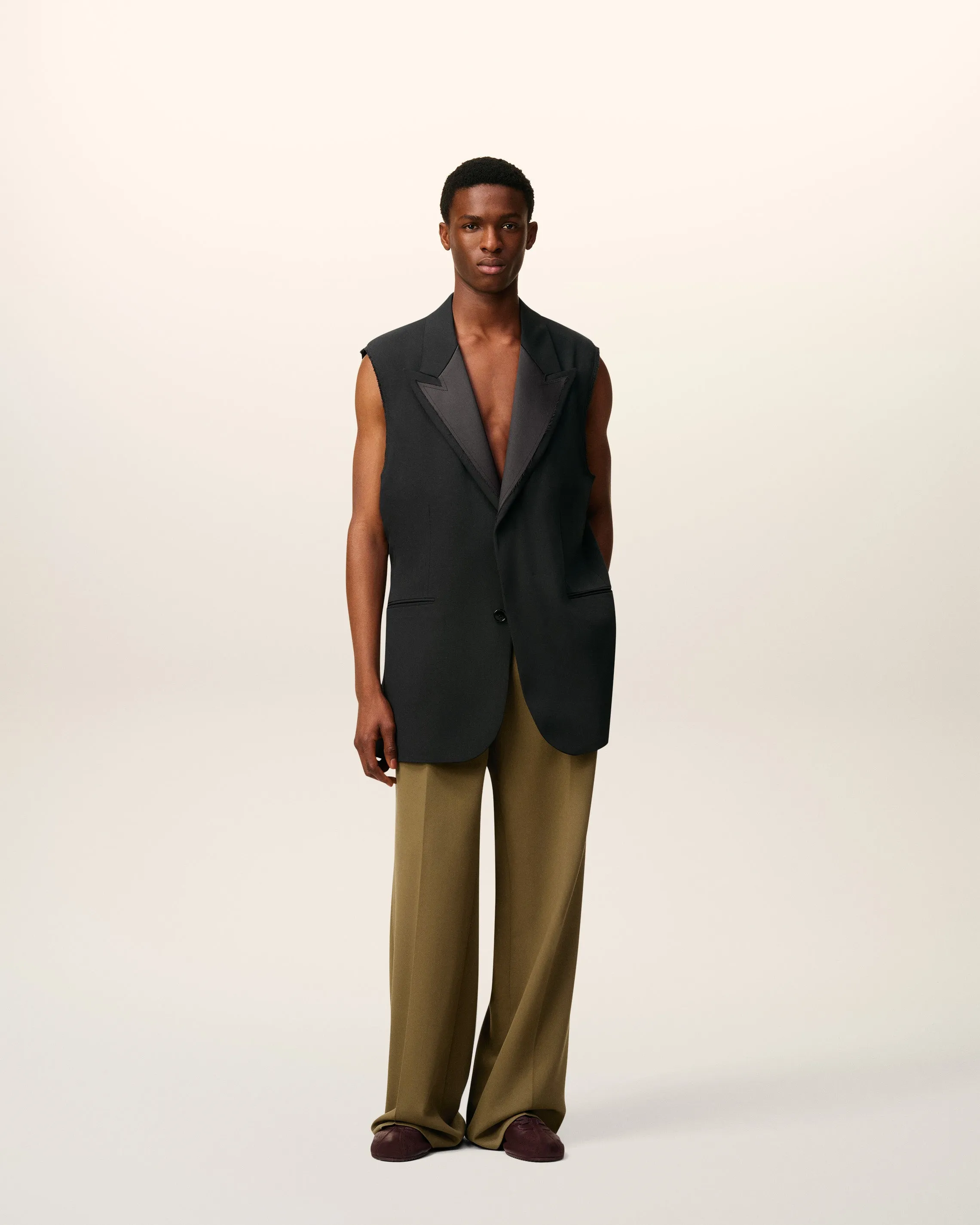 Veste Noire De Smoking Sans Manches En Laine sold by Ami product image thumbnail 2