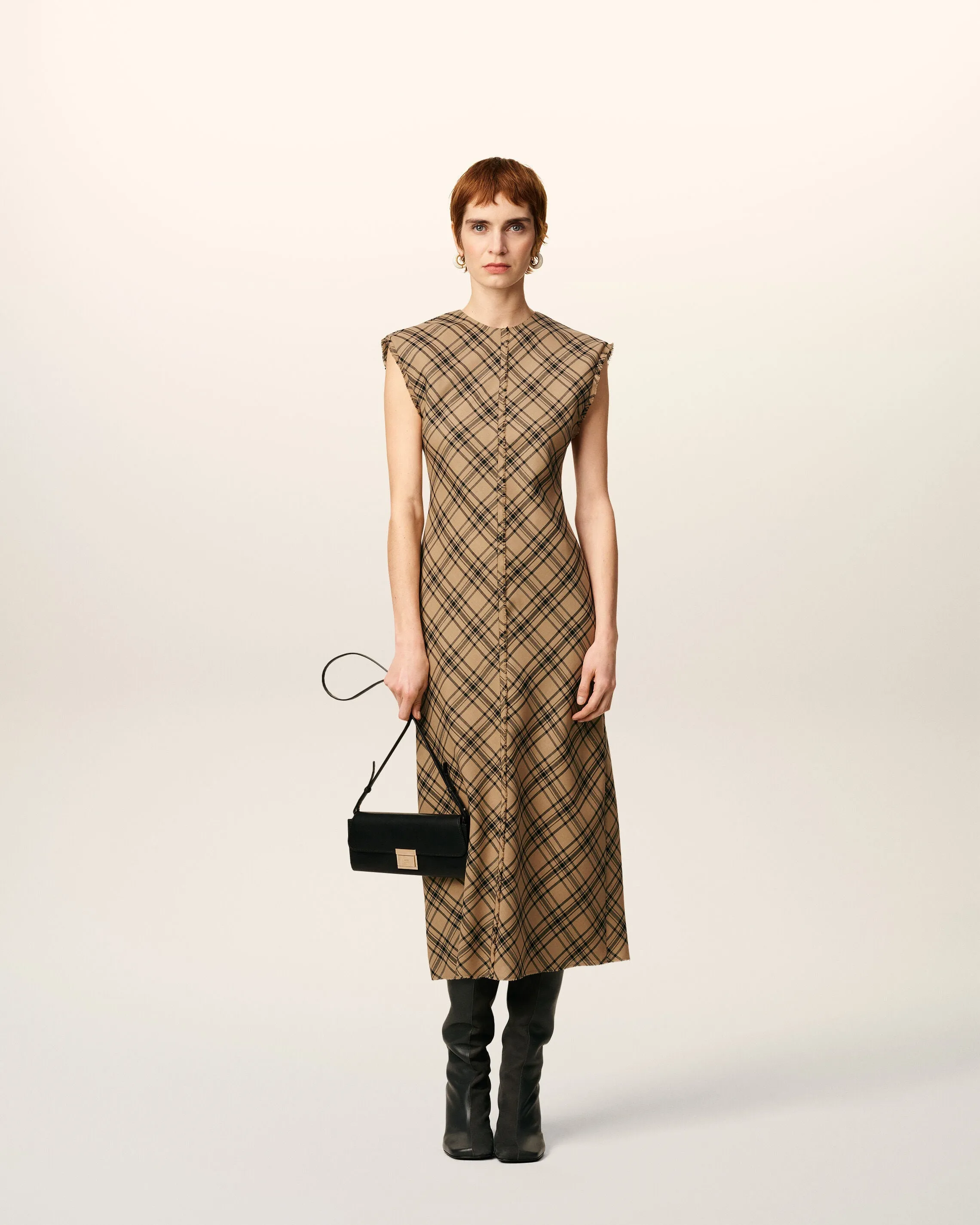 Robe Marron Longue A Carreaux En Laine sold by Ami product image thumbnail 2