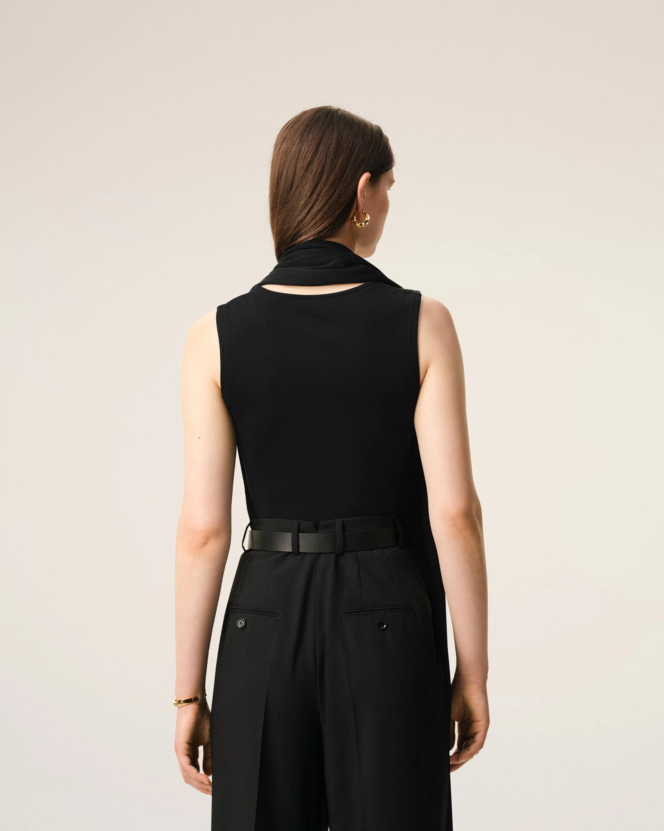 Haut Lavallière Noir Sans Manches en Jersey sold by Ami product image thumbnail 5