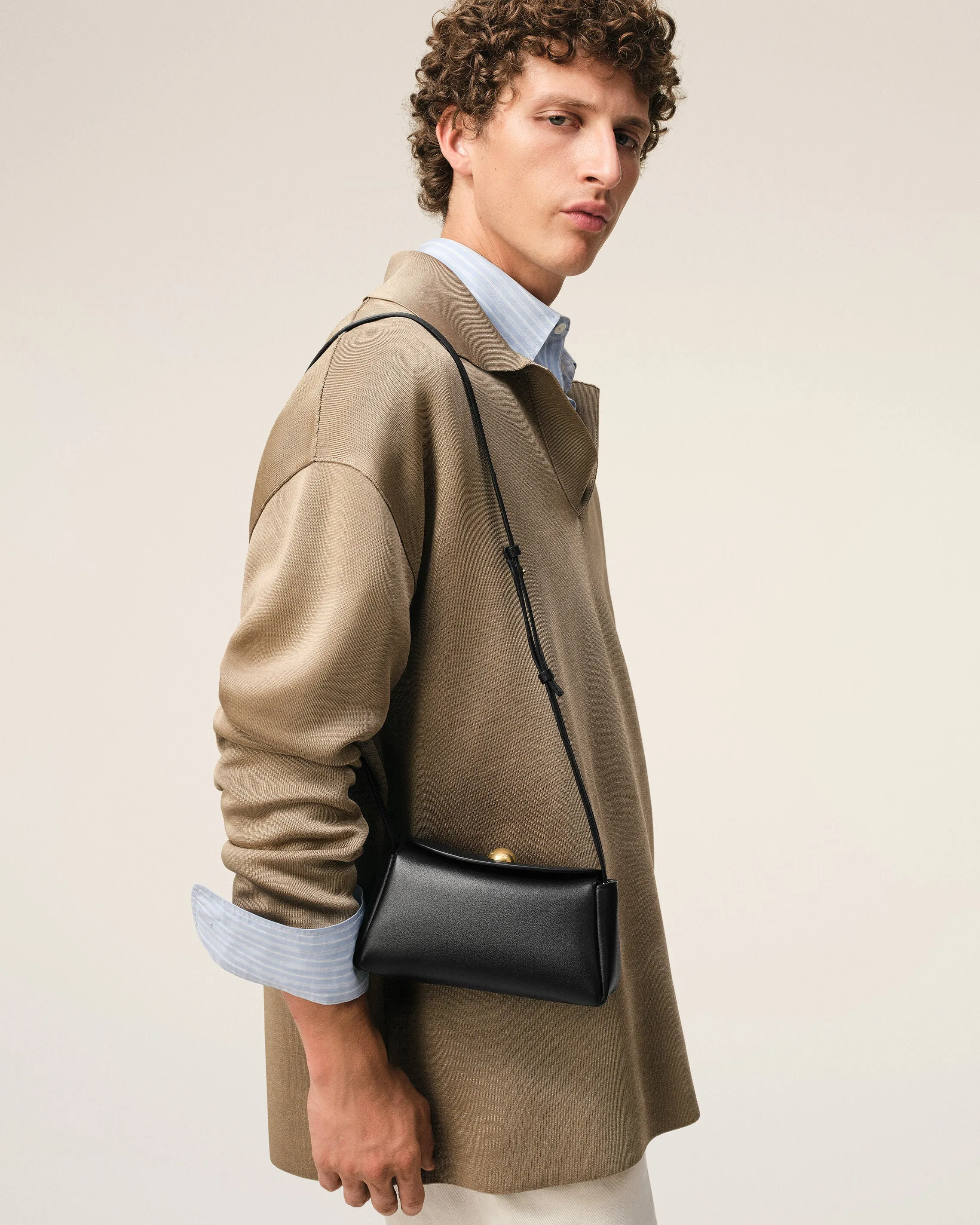 Mini Sac Carrousel Noir en Cuir De Veau sold by Ami product image thumbnail 2