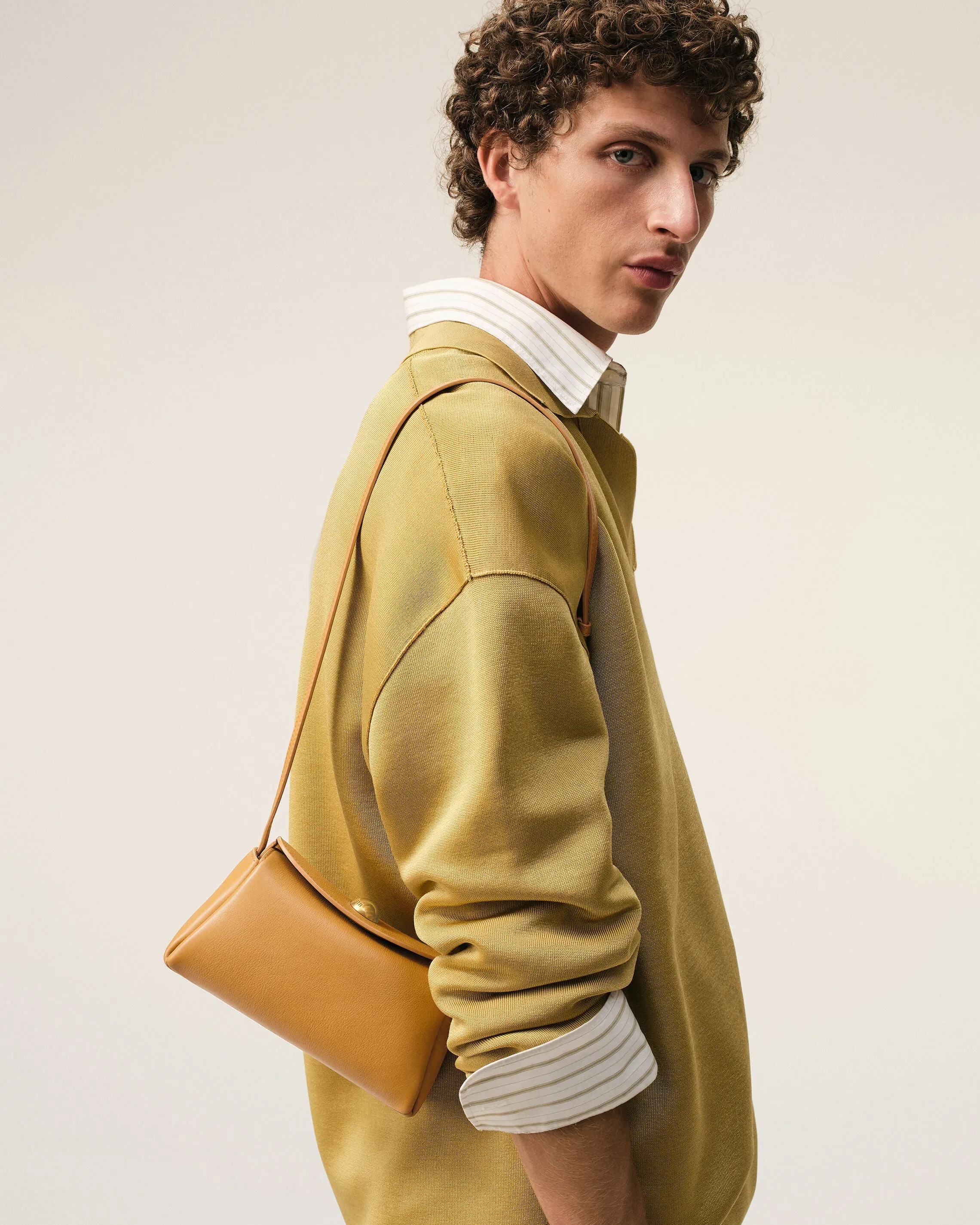 Mini Sac Carrousel Jaune en Cuir De Veau sold by Ami product image thumbnail 2