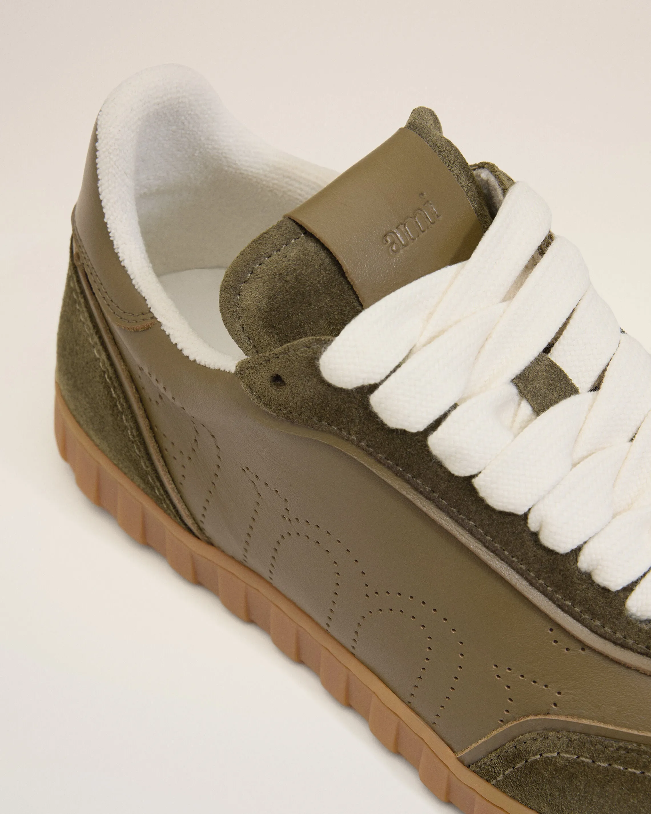 Sneakers Step Vertes en Cuir De Vachette sold by Ami product image thumbnail 5