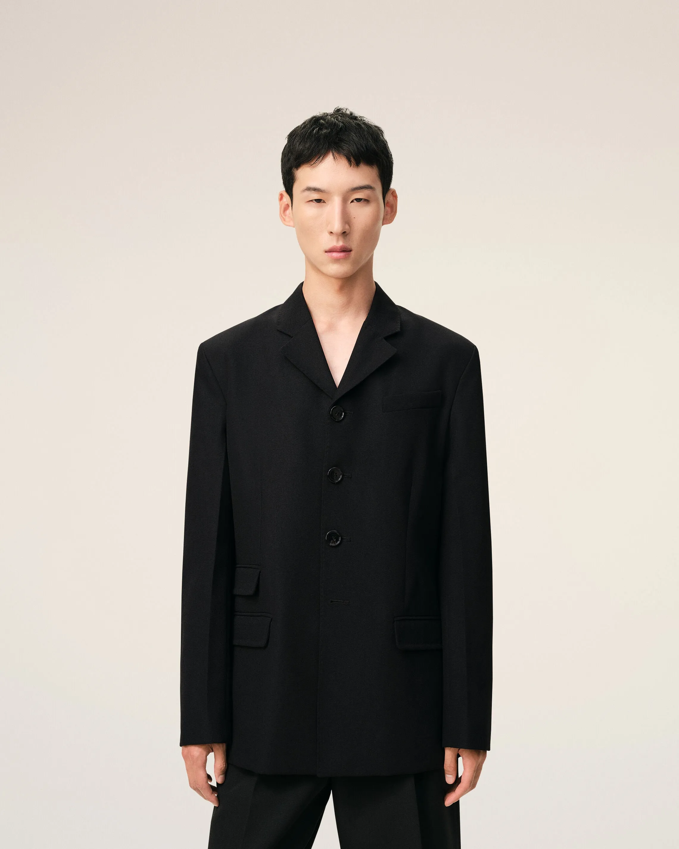 Veste Droite Simple Boutonnage Noire en Laine Vierge sold by Ami product image thumbnail 3