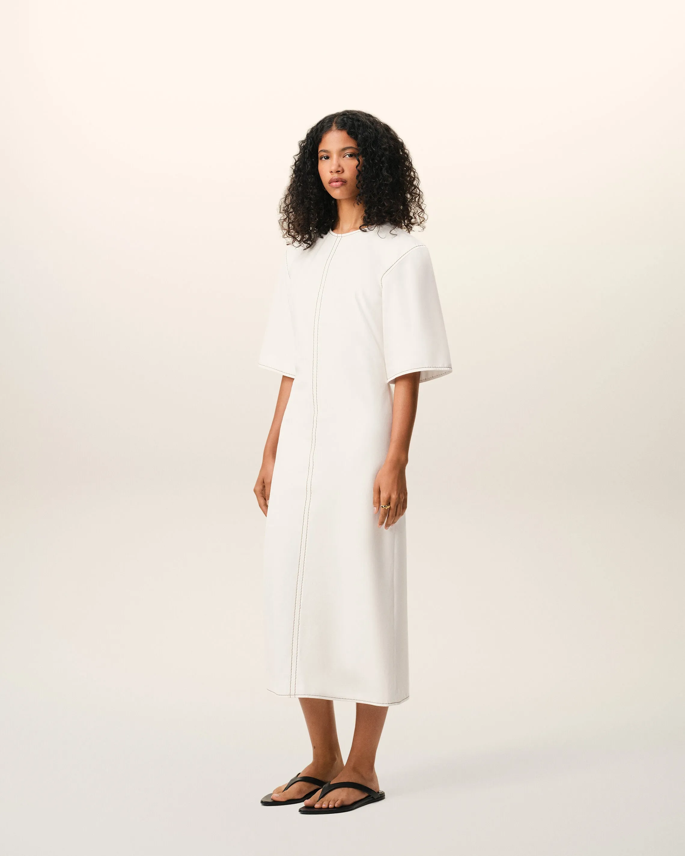 Robe Longue Blanche Ajustée en Coton sold by Ami product image thumbnail 5