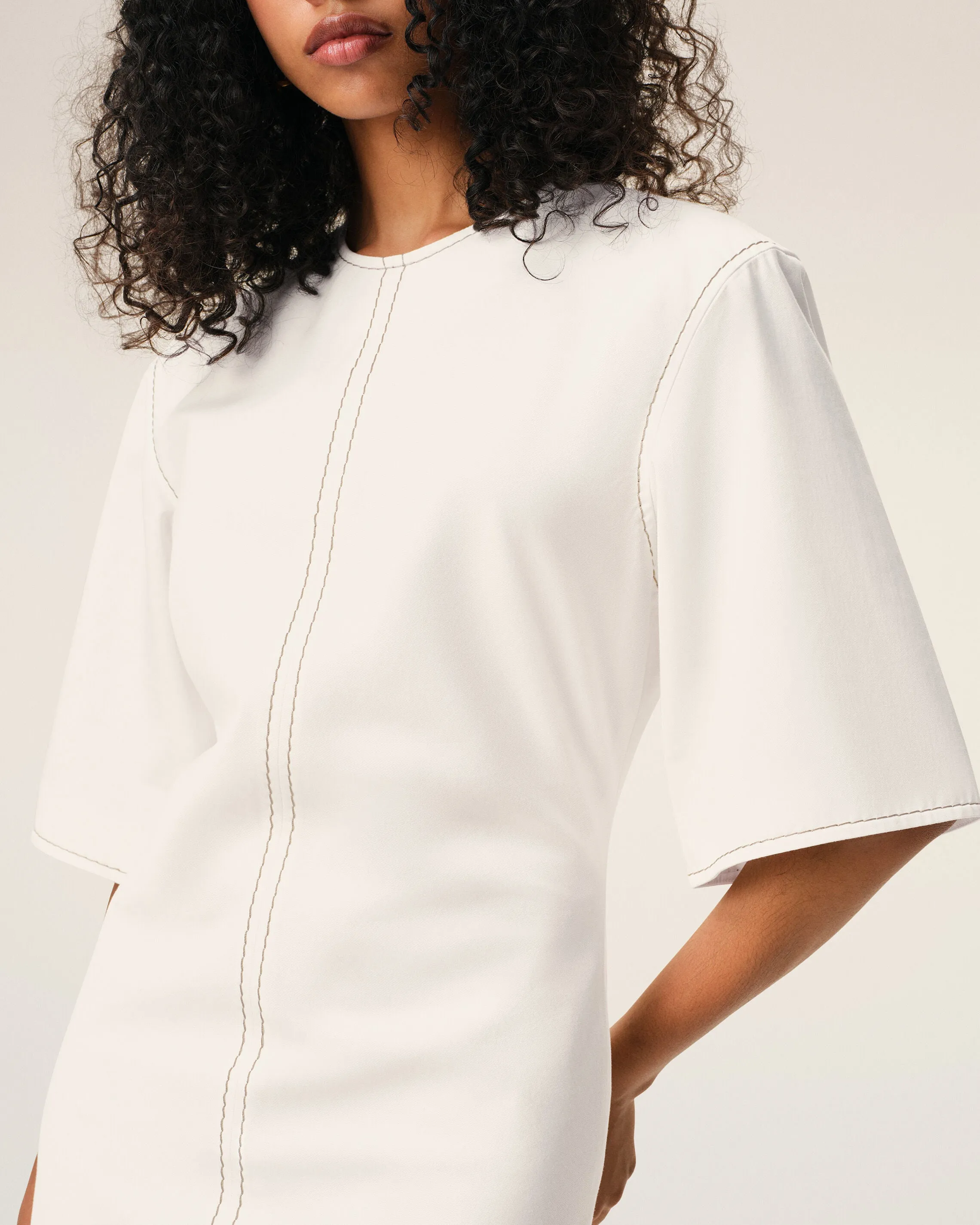 Robe Longue Blanche Ajustée en Coton sold by Ami product image thumbnail 4