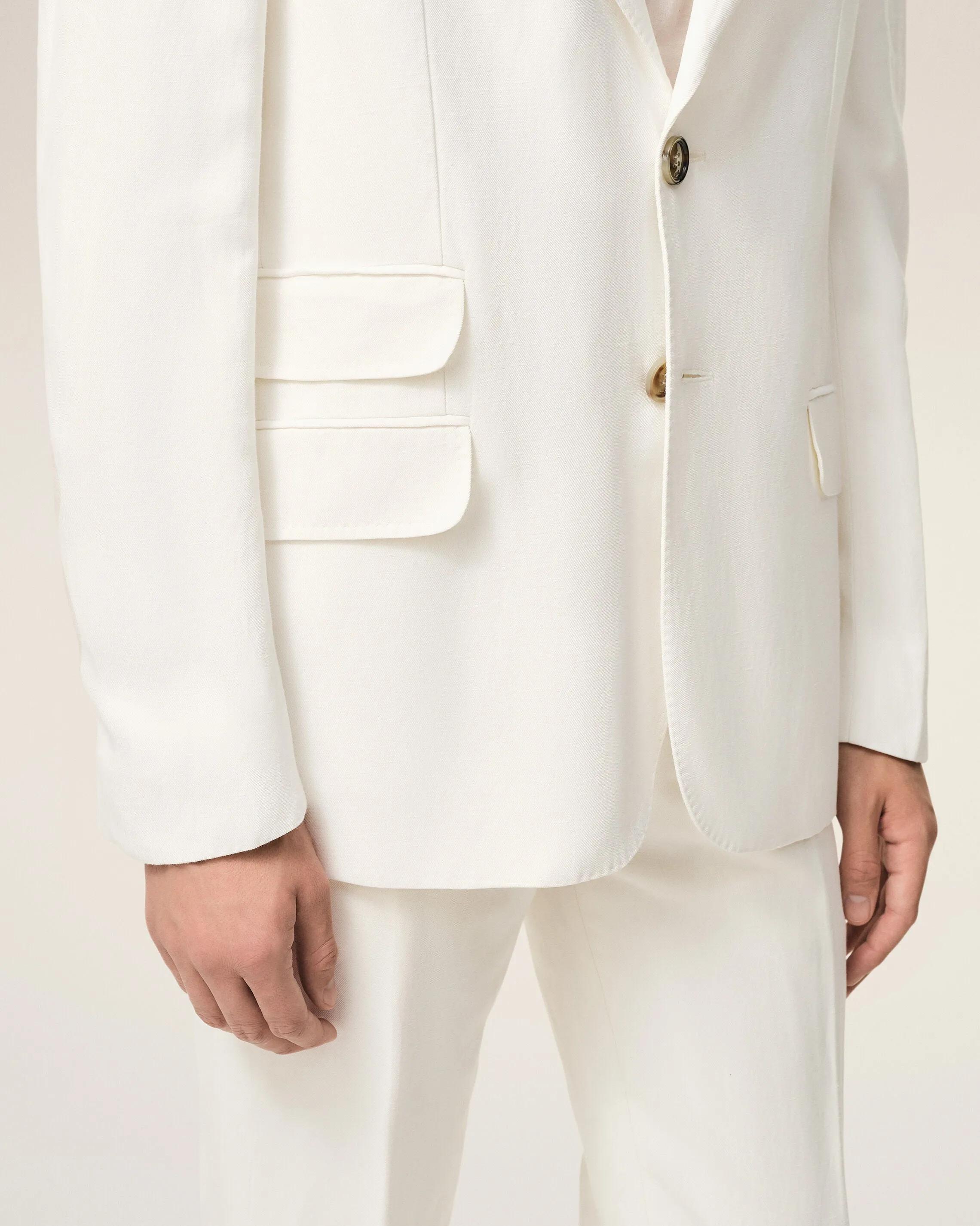 Veste Droite Simple Boutonnage Blanche en Lin Mélangé sold by Ami product image thumbnail 4