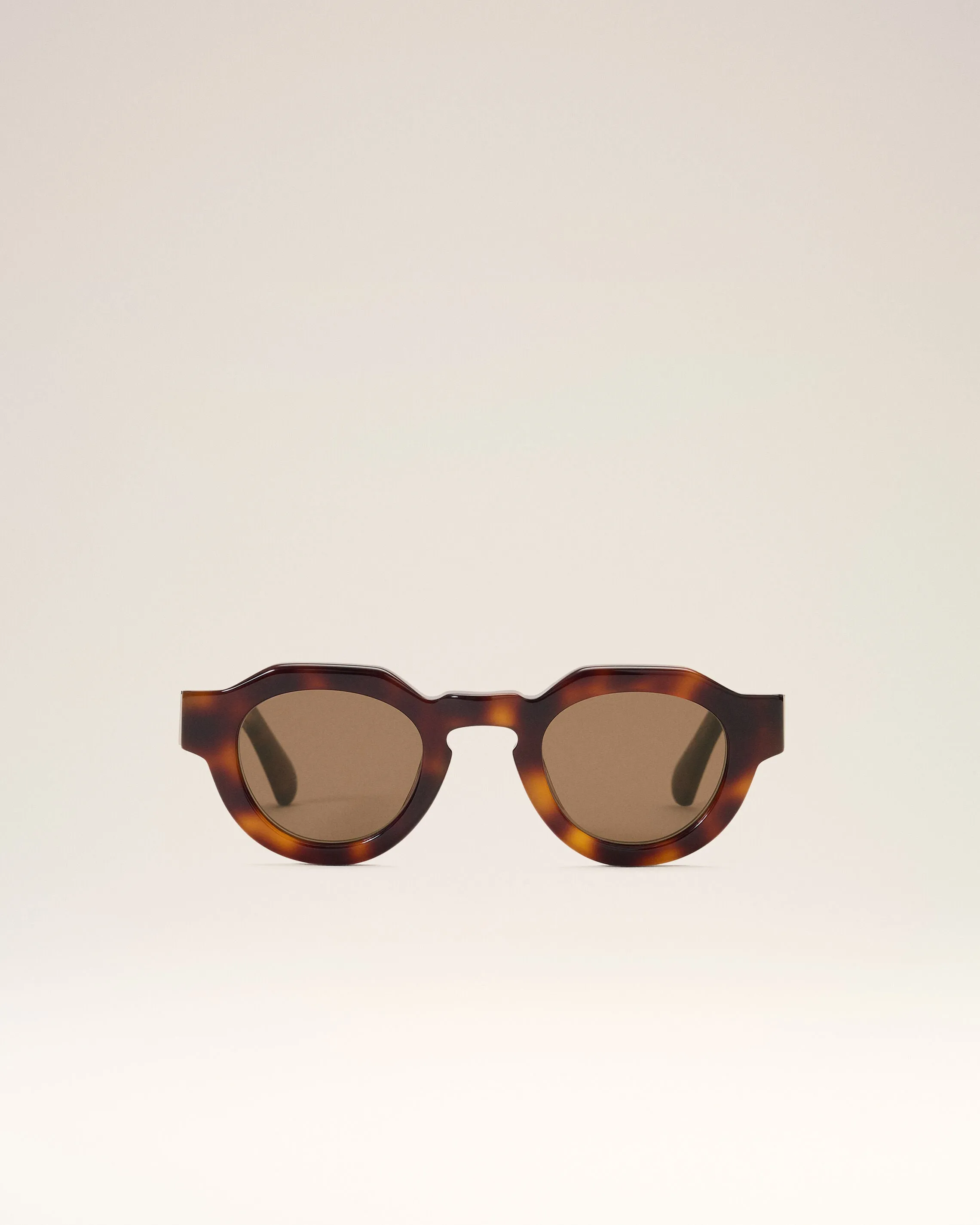 Lunettes de soleil 75018 marron sold by Ami