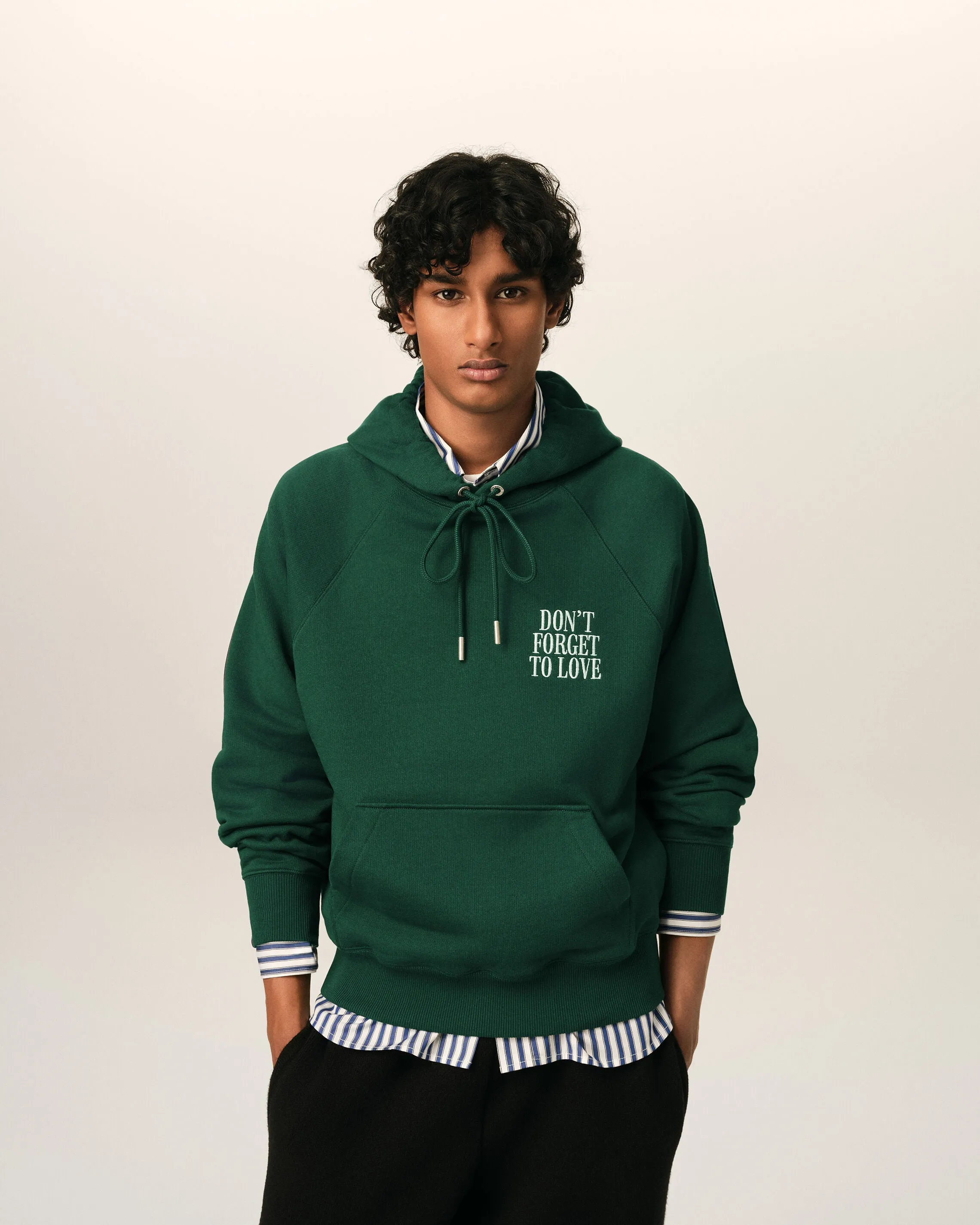 Hoodie vert en coton "Don't forget to love" sold by Ami product image thumbnail 2
