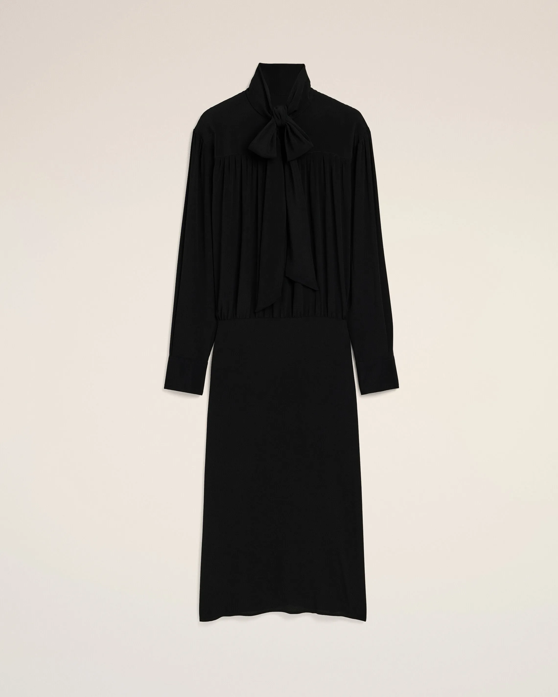 Robe midi noire en soie mélangée à lavallière sold by Ami