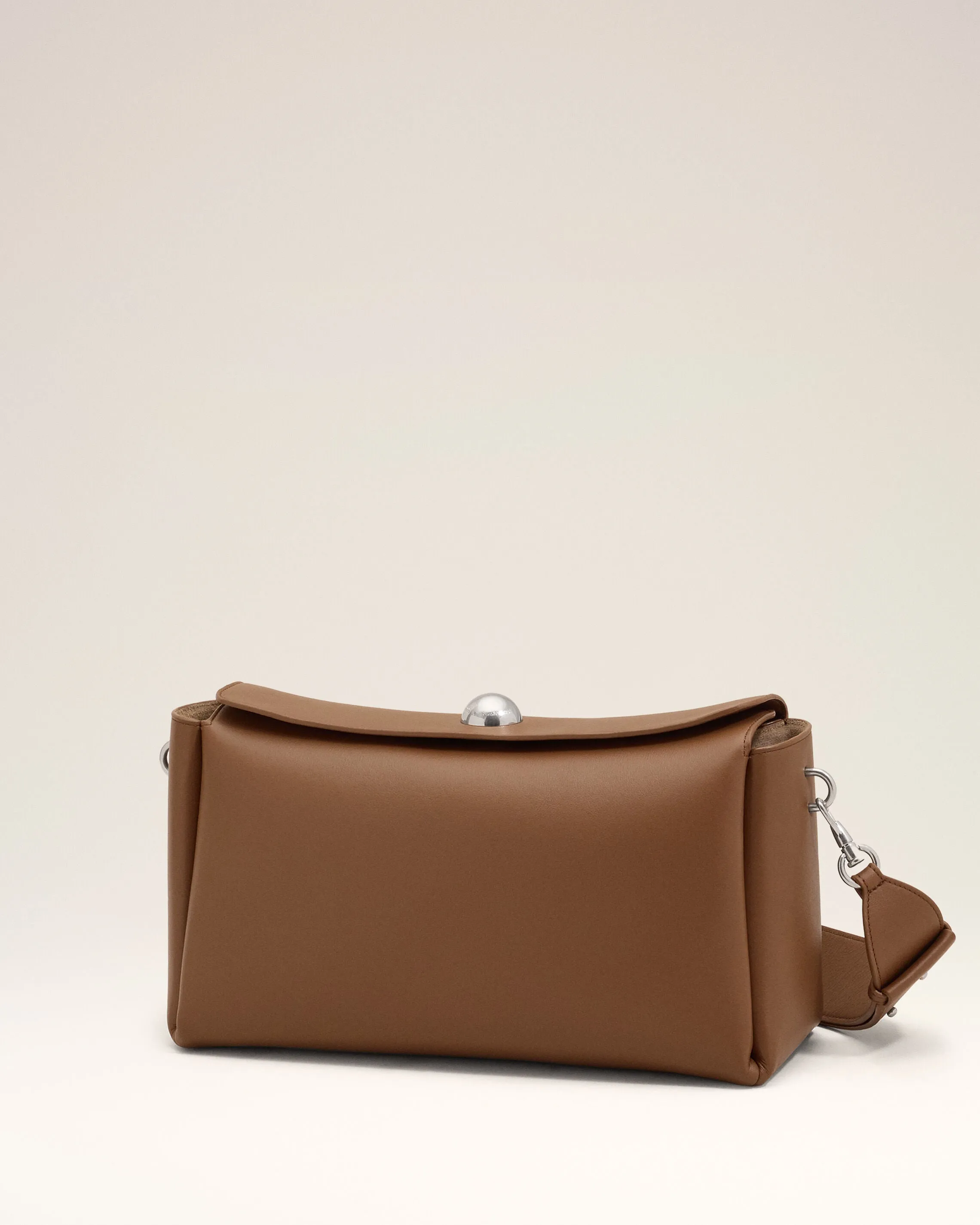 Sac Carrousel moyen marron en cuir de veau sold by Ami product image thumbnail 4