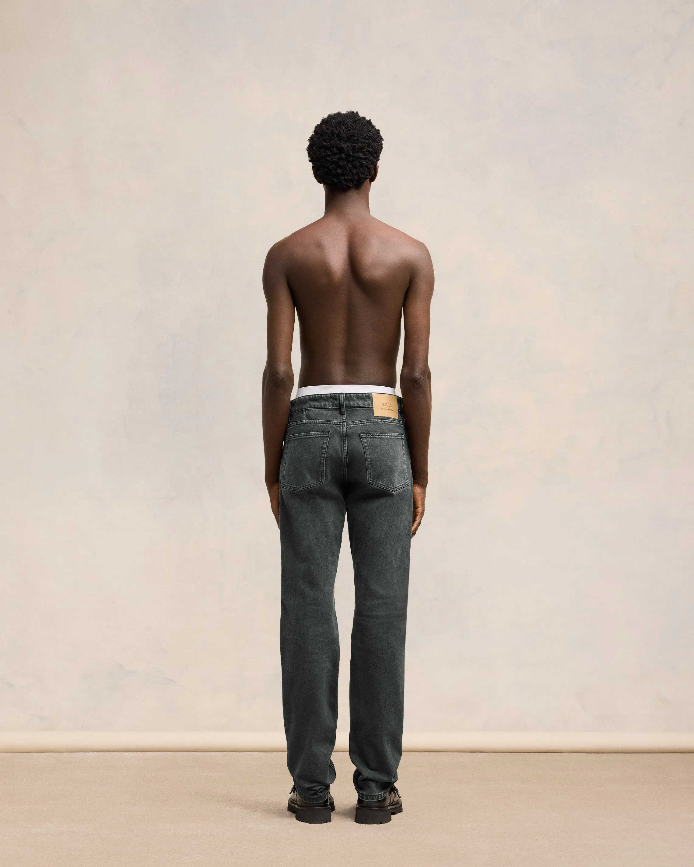 Jean Coupe Classique sold by Ami product image thumbnail 4