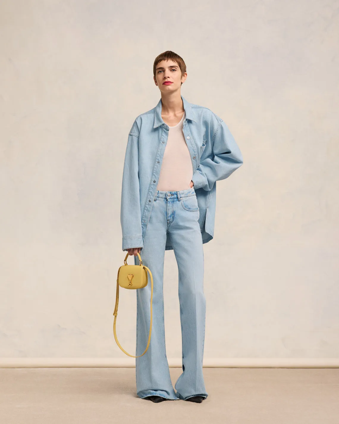 Jean Flare Fit Avec Fentes sold by Ami