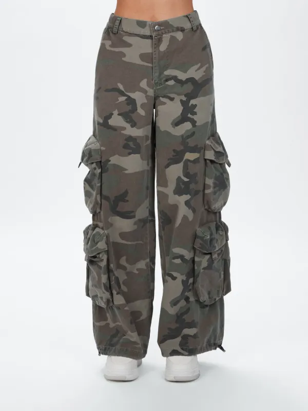 WOMEN -  WOMEN'S BAGGY CARGO - Green Camo sold by AMIRI