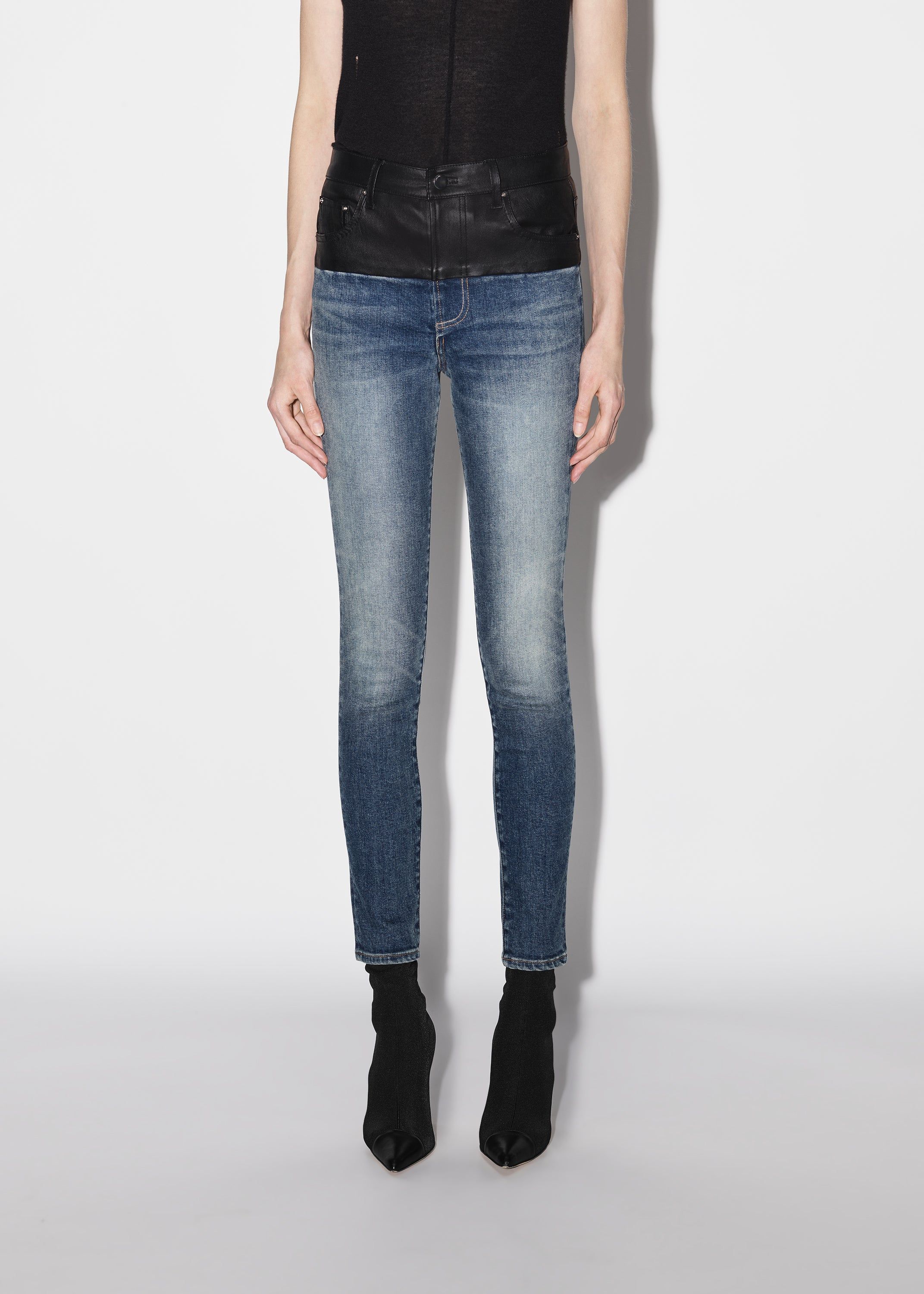 WOMEN - HYBRID SKINNY W/ LEATHER - BLACK_CLASSIC DEEP INDIGO sold by AMIRI product image thumbnail 3