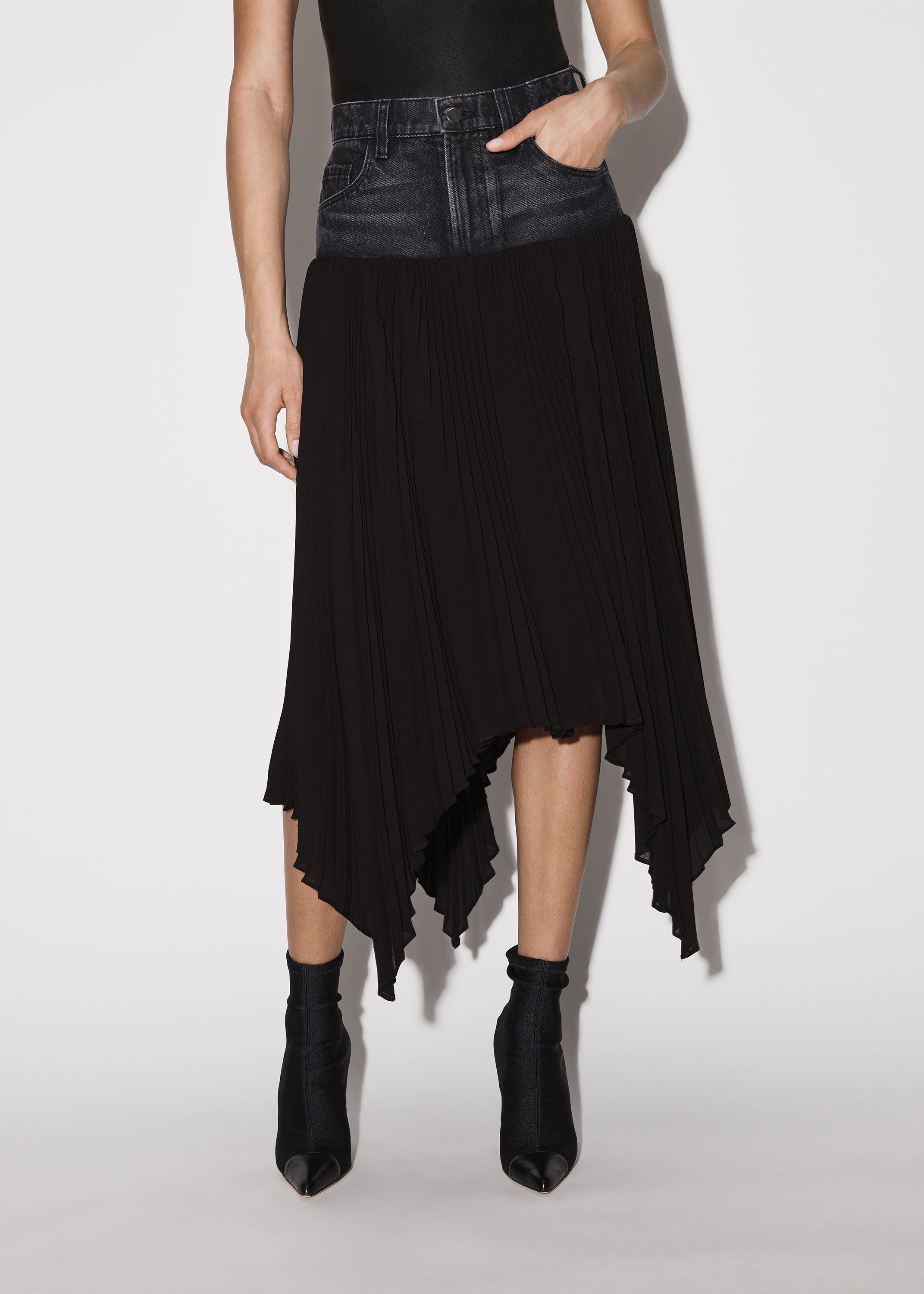 WOMEN - HYBRID PLEATED SKIRT - Aged Black / Black sold by AMIRI product image thumbnail 3
