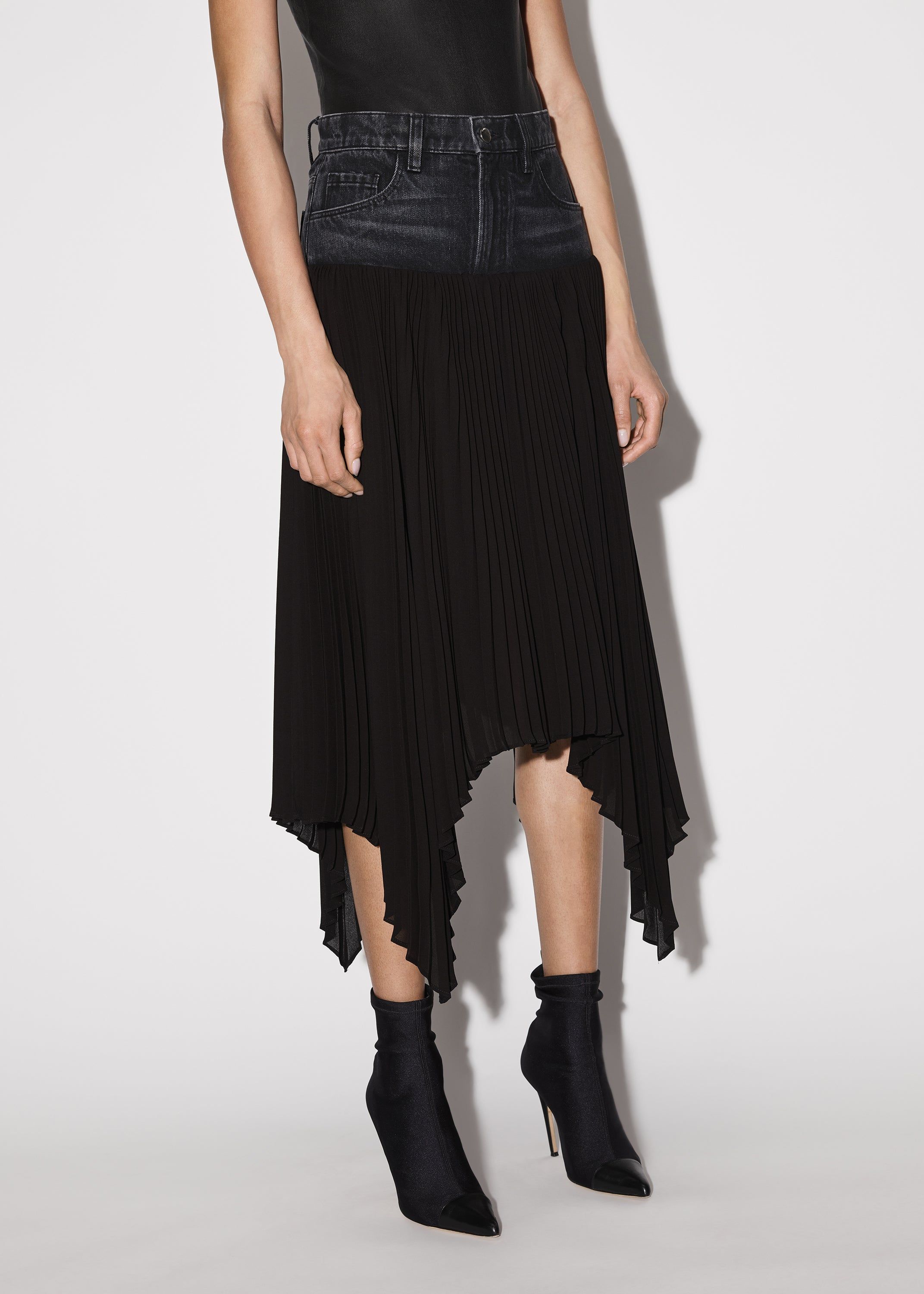 WOMEN - HYBRID PLEATED SKIRT - Aged Black / Black sold by AMIRI product image thumbnail 4