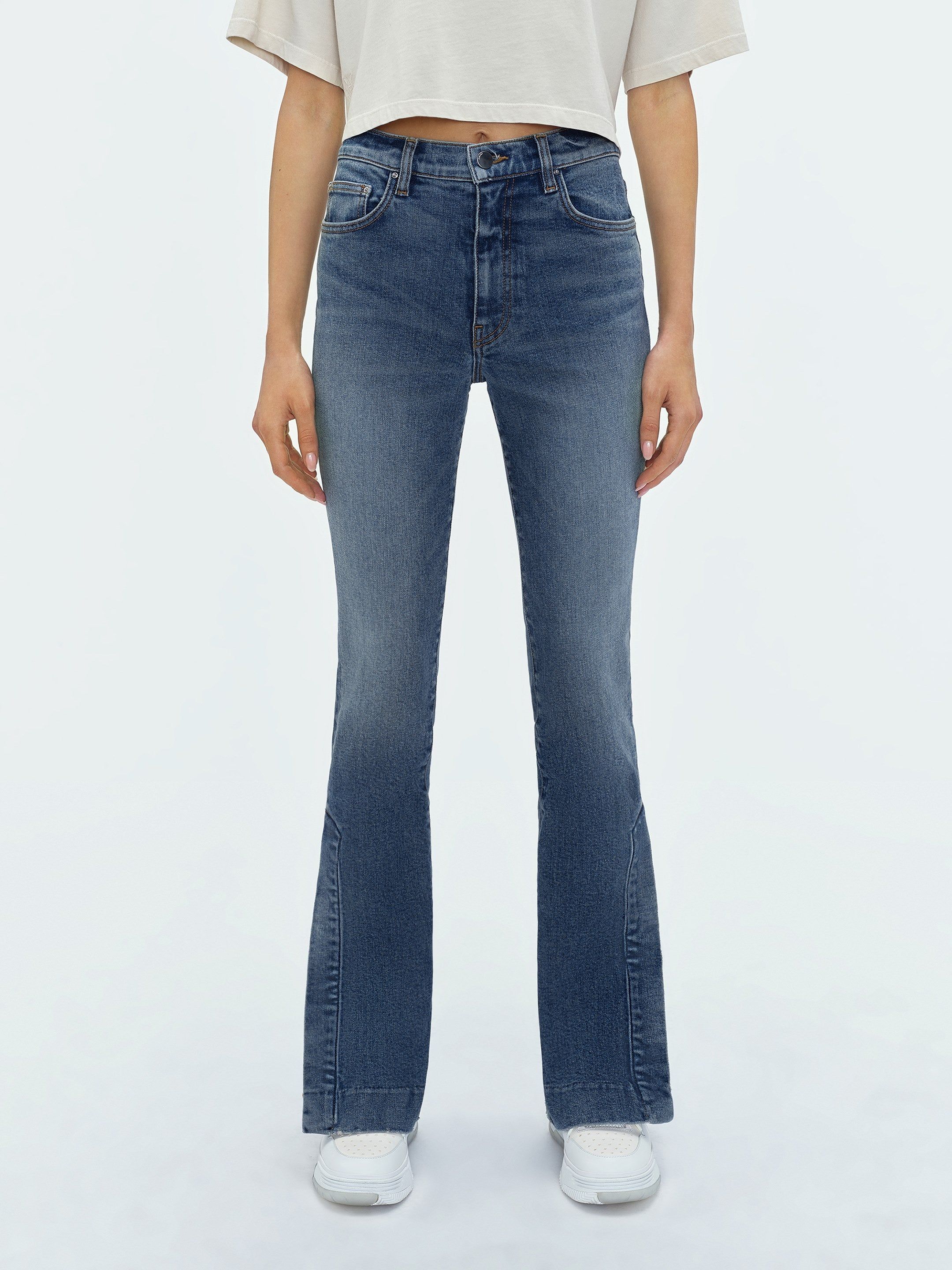 WOMEN - KICK FLARE - River Indigo sold by AMIRI product image thumbnail 3