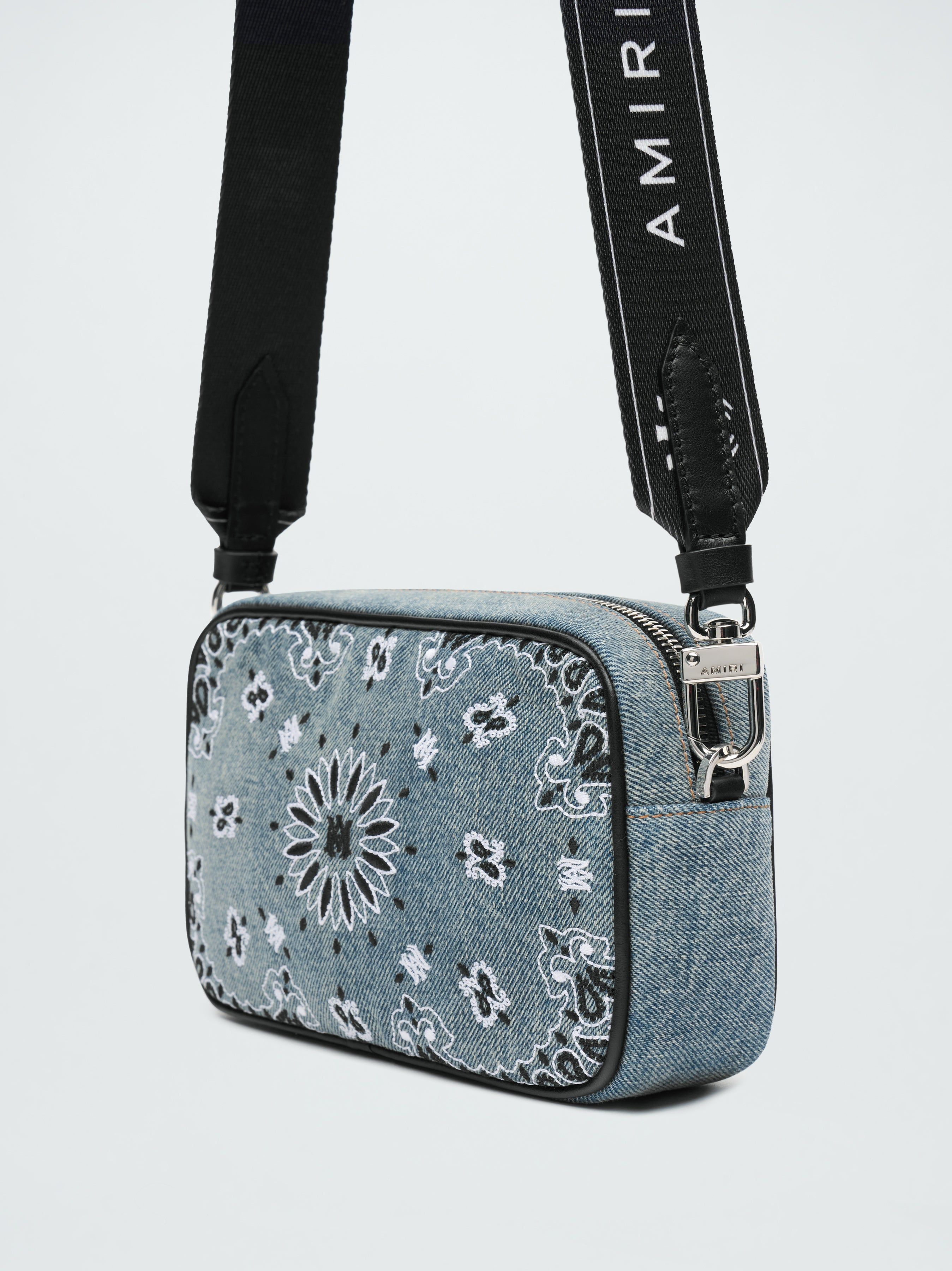 BANDANA DENIM CAMERA BAG - CLAY_INDIGO | Parallel