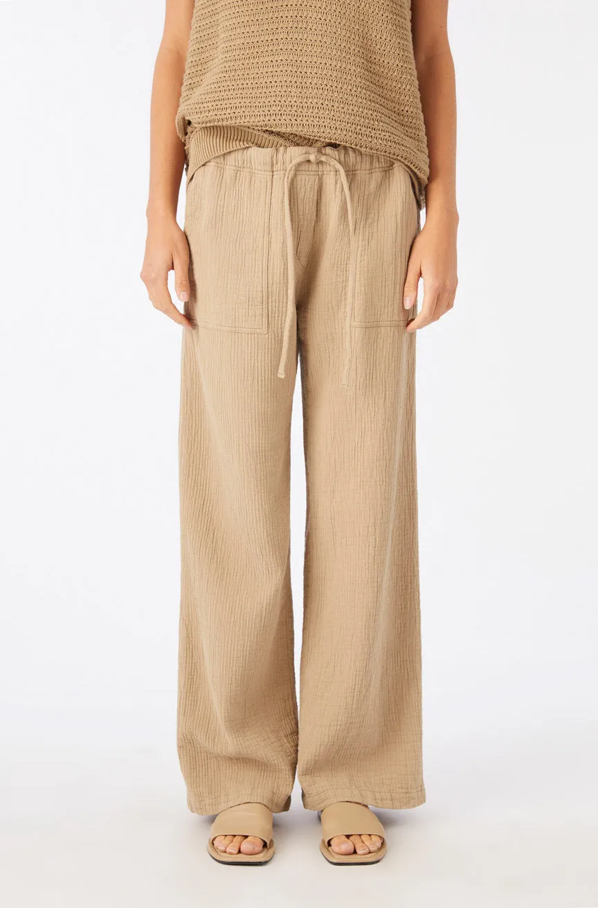 Adelina Pant sold by AMO