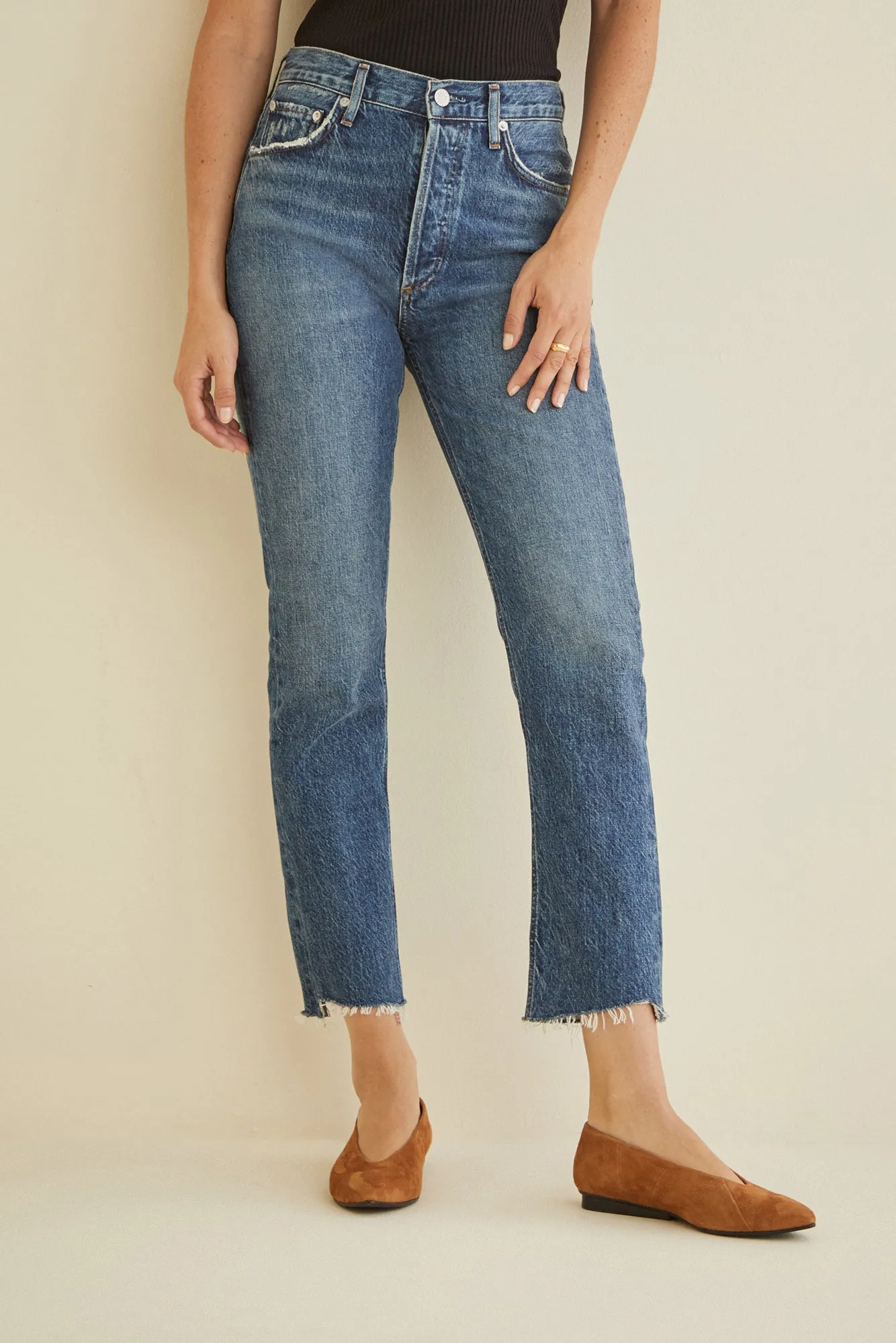 AGOLDE Riley Raw Hem Jean sold by Amour Vert product image thumbnail 5