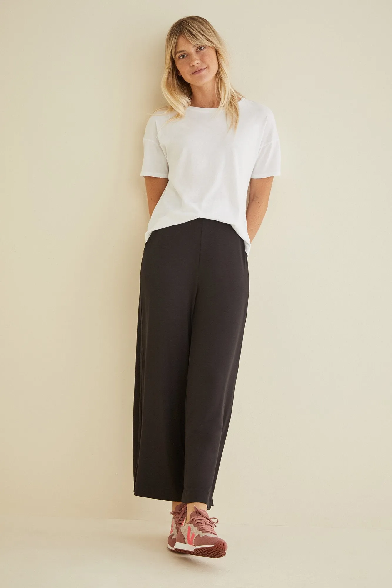Myrna Lounge Pants - Black - ReAmour sold by Amour Vert product image thumbnail 4