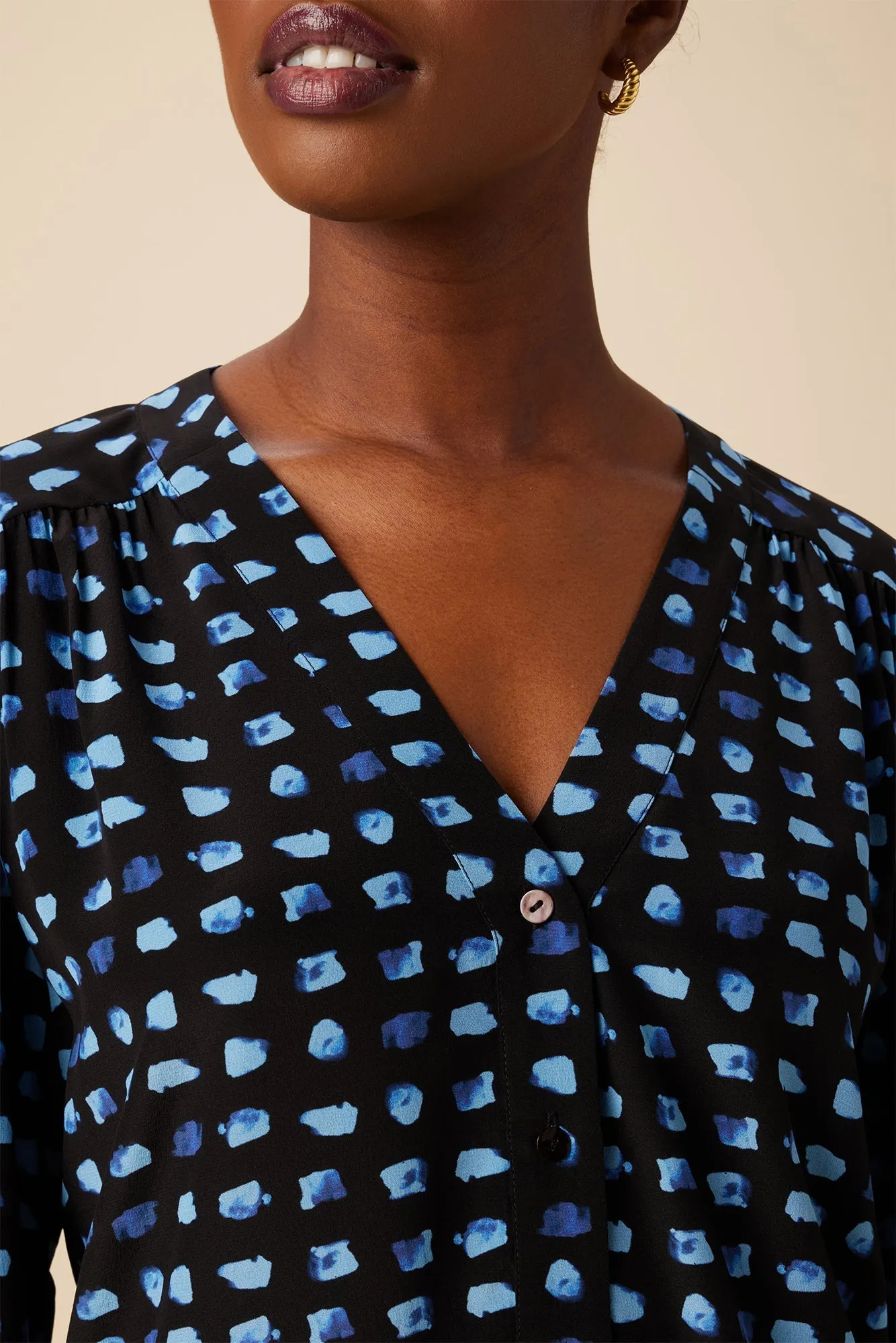 Kaya Washable Silk Blouse - Squared Up Black - ReAmour sold by Amour Vert product image thumbnail 4
