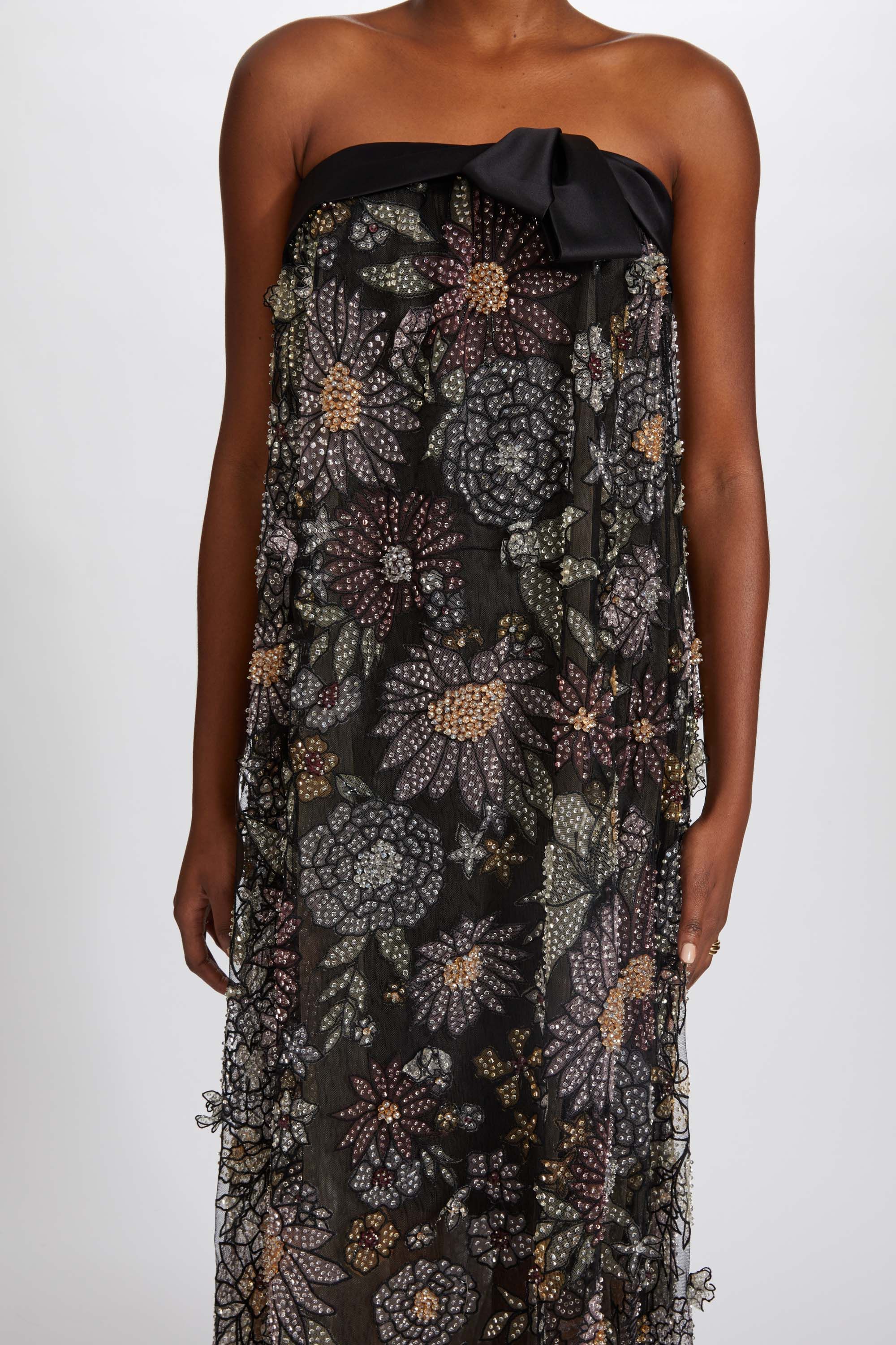 P586 - 3D Flower Trapeze Gown sold by Amsale product image thumbnail 4