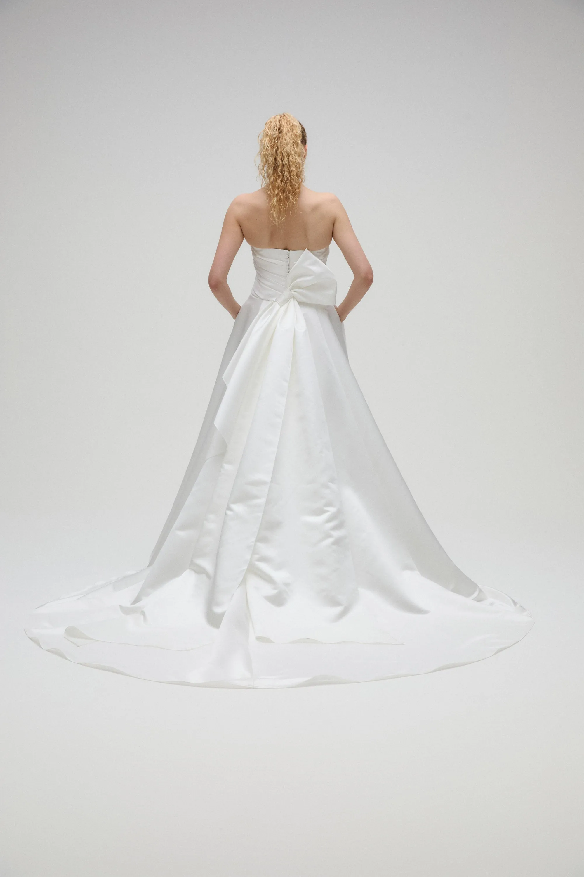 Oli sold by Amsale product image thumbnail 4