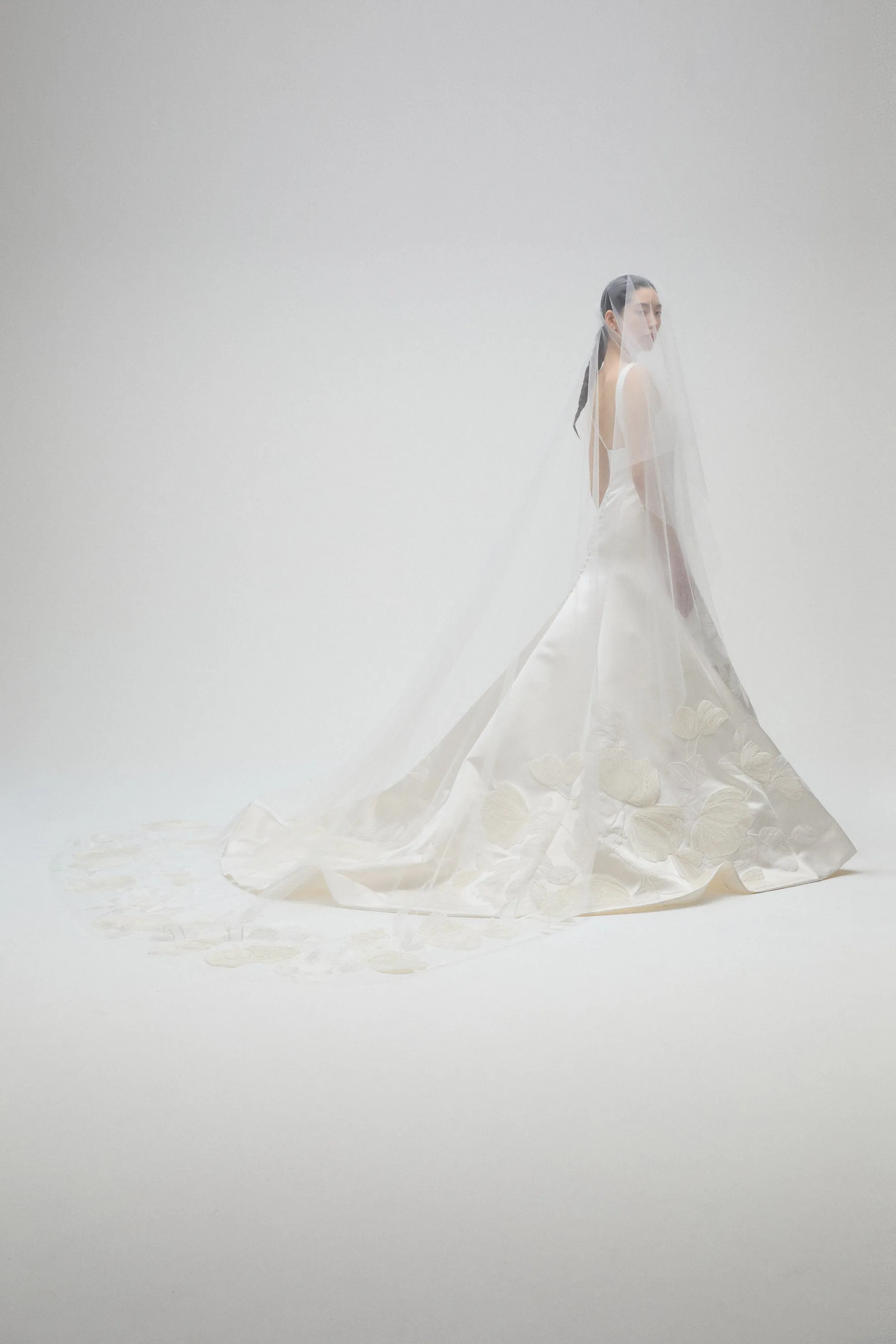 Azalea Veil sold by Amsale product image thumbnail 5