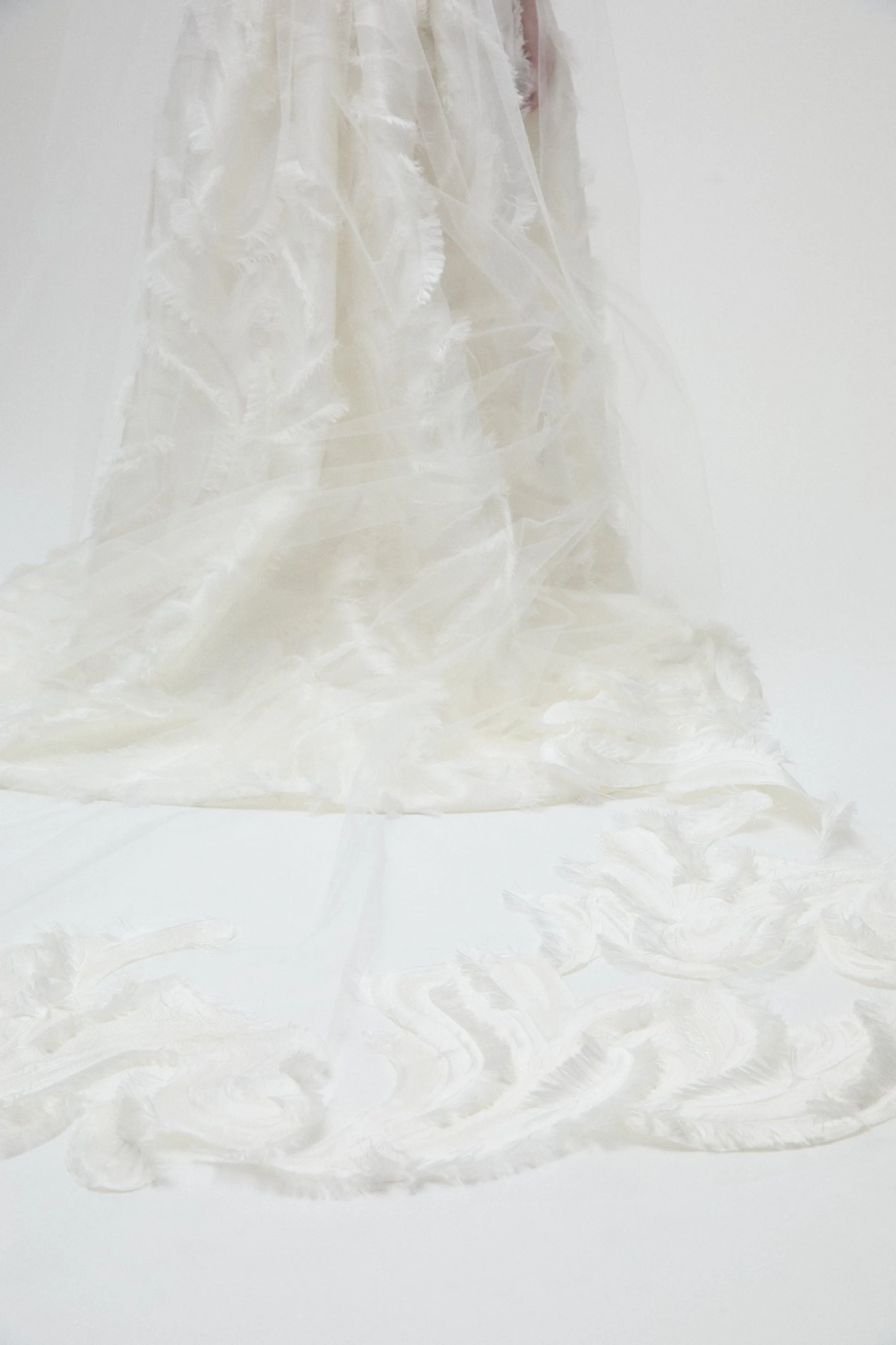 AVM781 - Ivory sold by Amsale