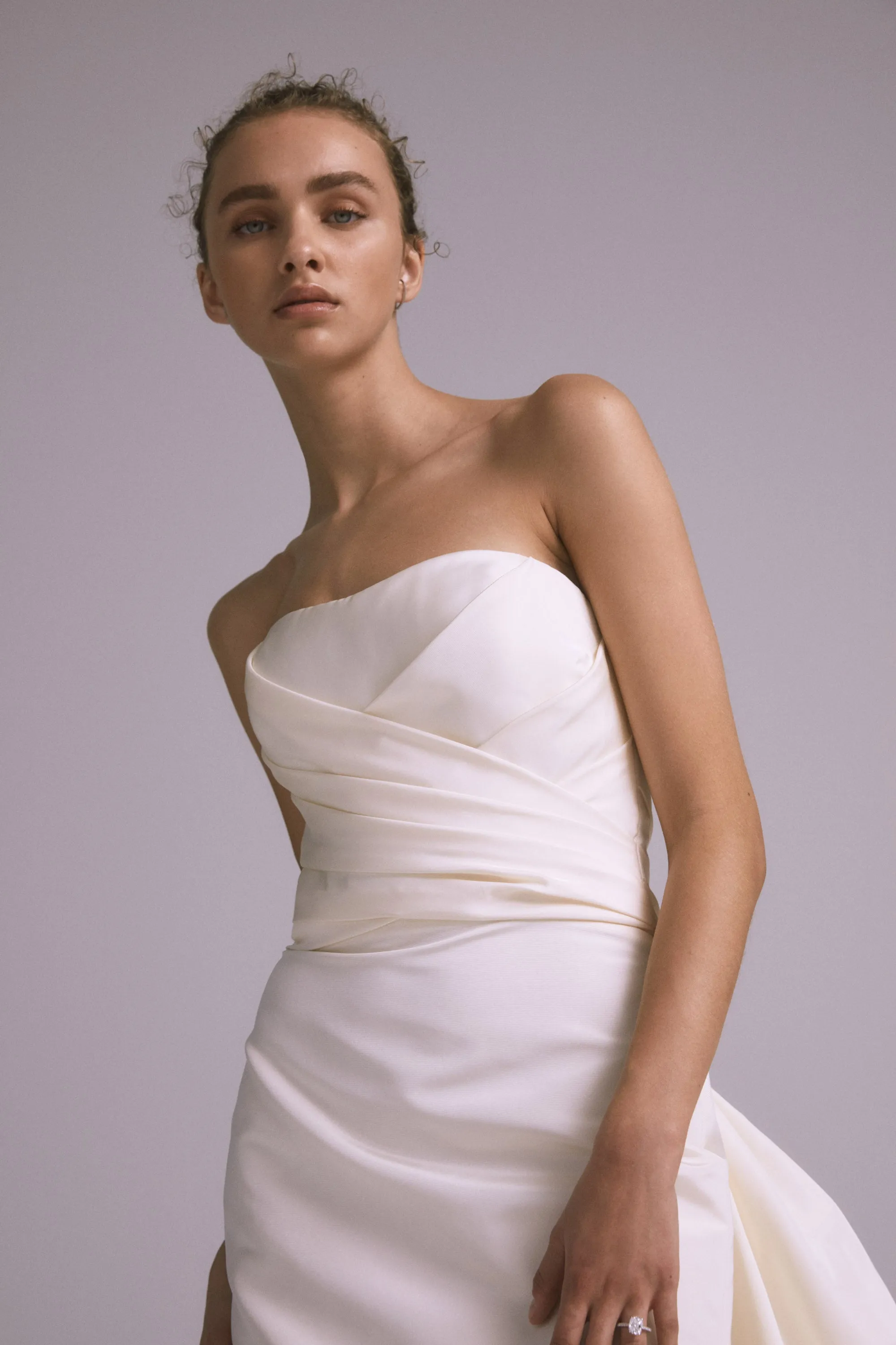 Este sold by Amsale product image thumbnail 3